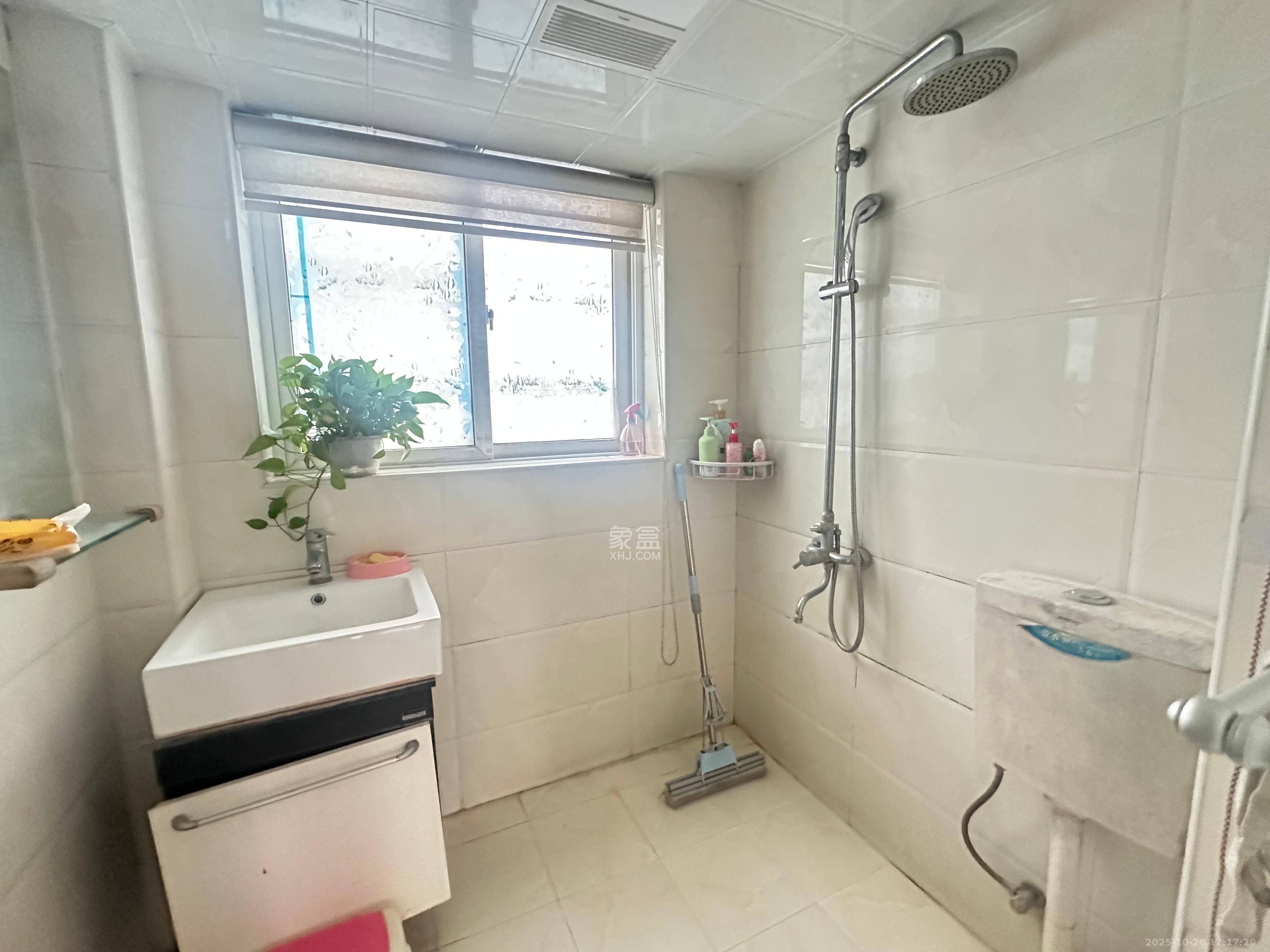 鄱阳小区  3室2厅1卫    1400.0元/月室内图