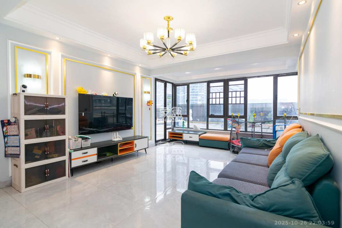 润和山水郡 4室2厅2卫 102.0万 润和山水郡 4室2厅2卫 102.0万客厅