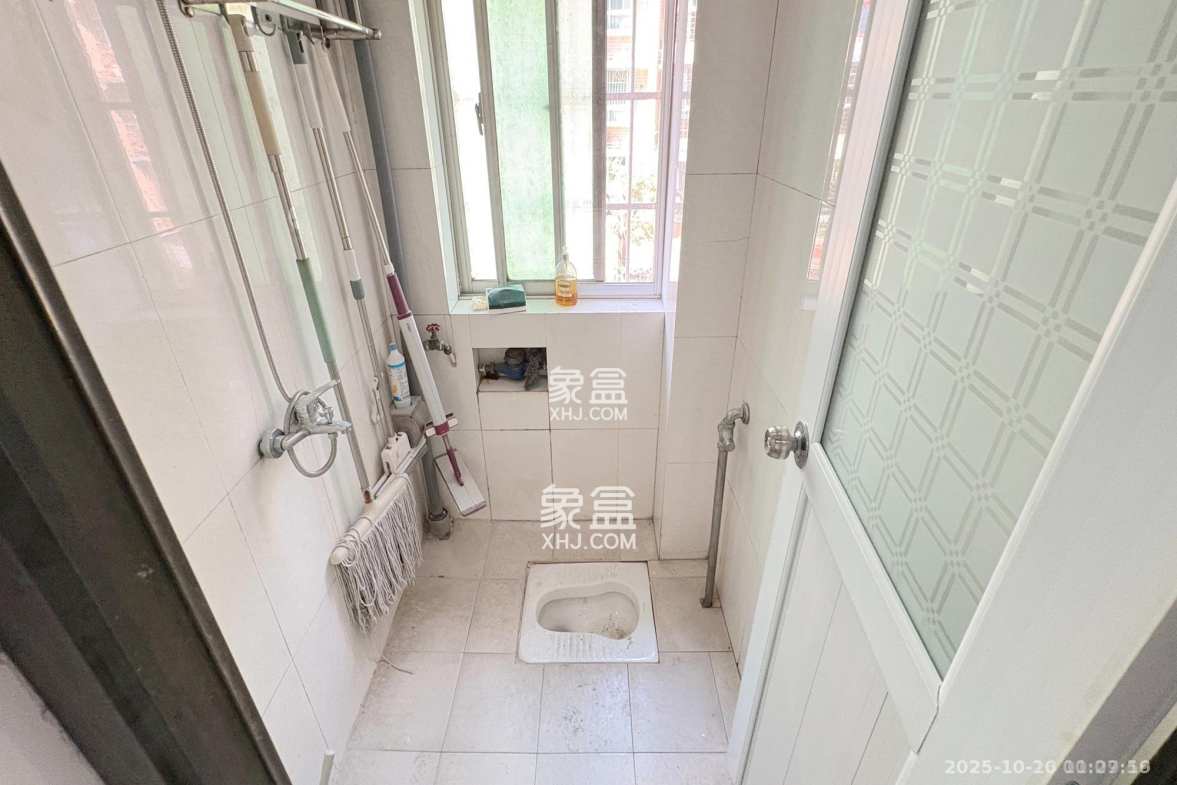 都市星光  4室2厅2卫    3500.0元/月 都市星光  4室2厅2卫    3500.0元/月室内图