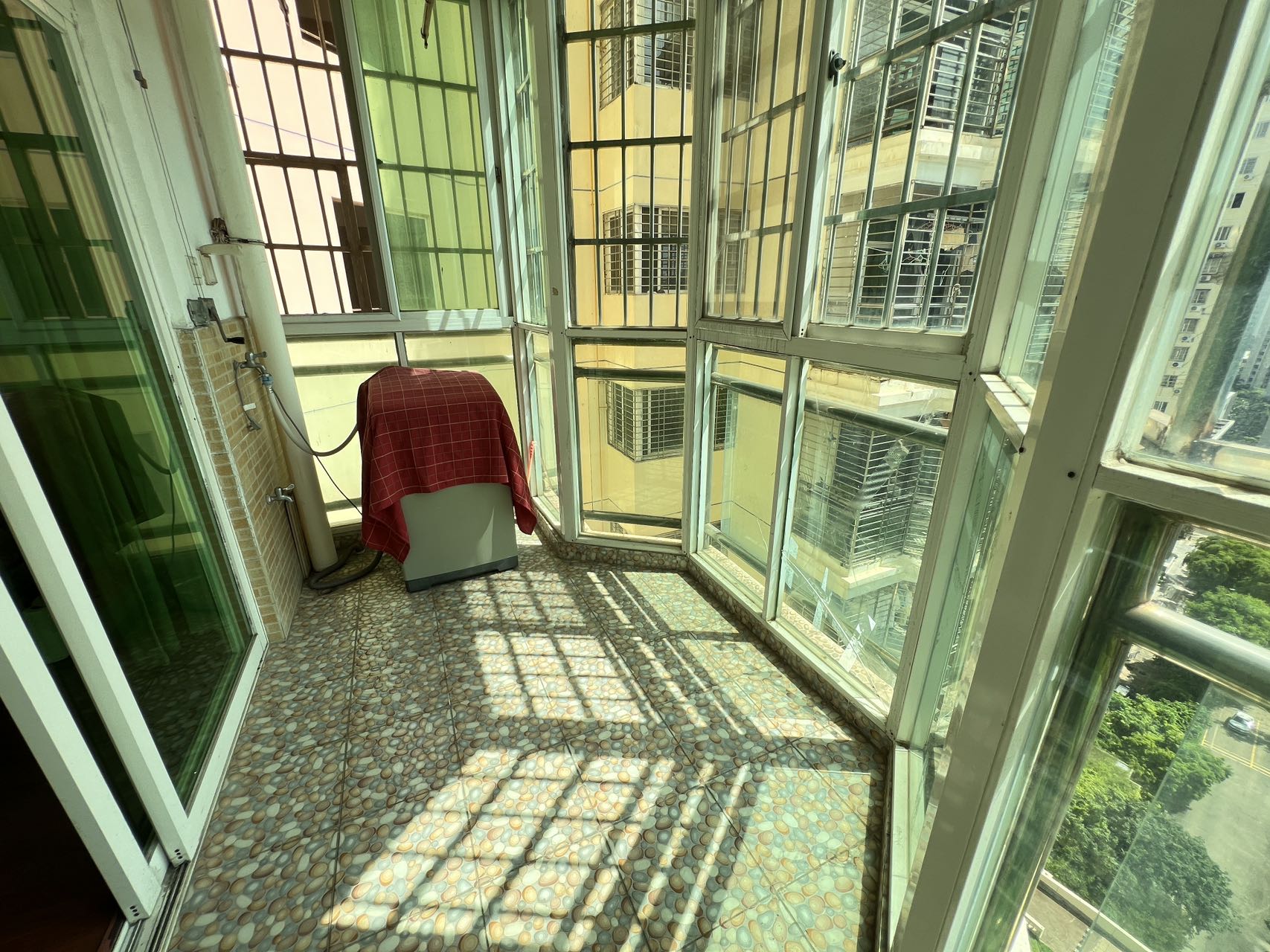 濠江花园  1室2厅1卫    1900.0元/月室内图