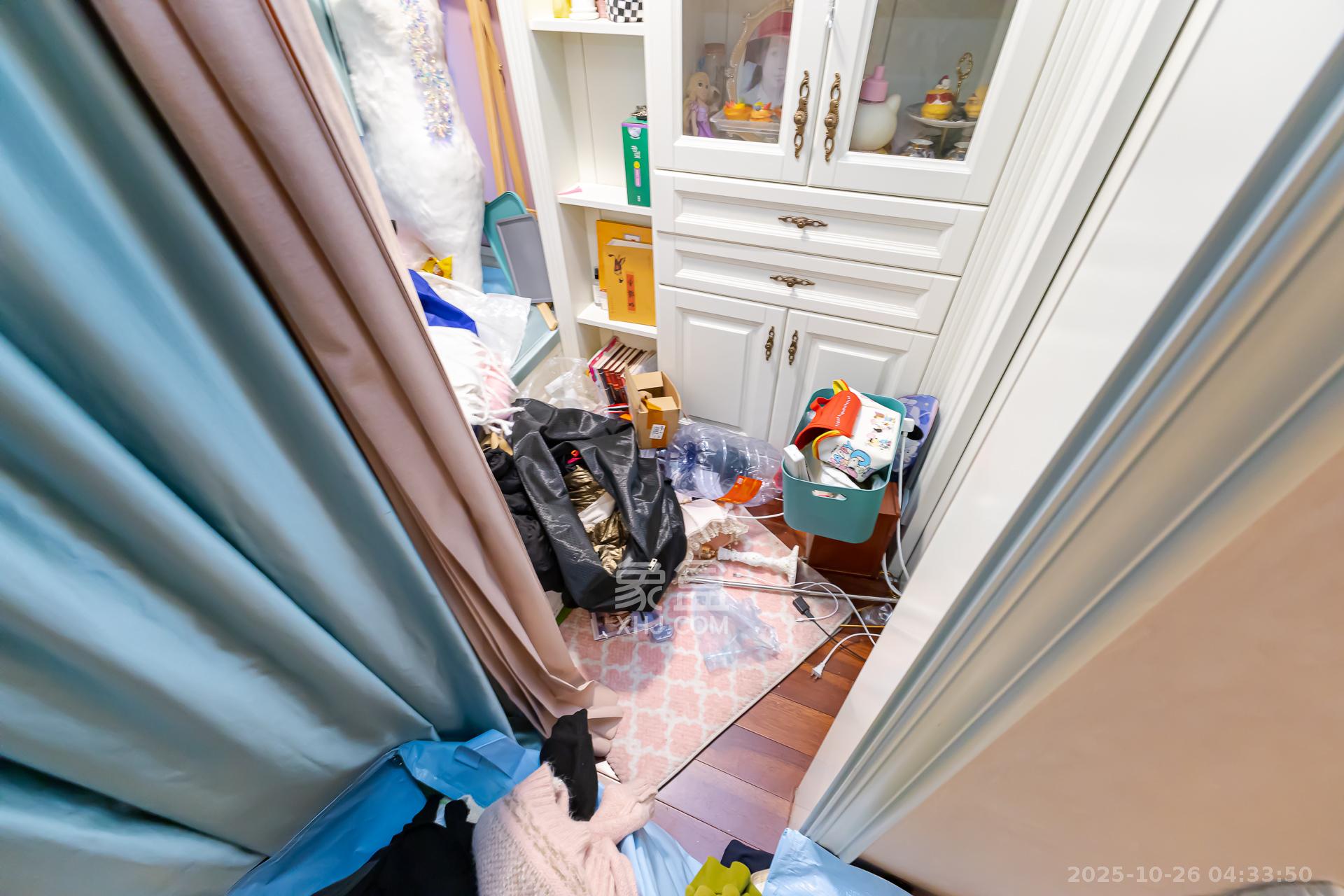 龙湖湘风原著(龙湖湘风星城)  5室3厅5卫    450.0万 龙湖湘风原著(龙湖湘风星城)  5室3厅5卫    450.0万卧室