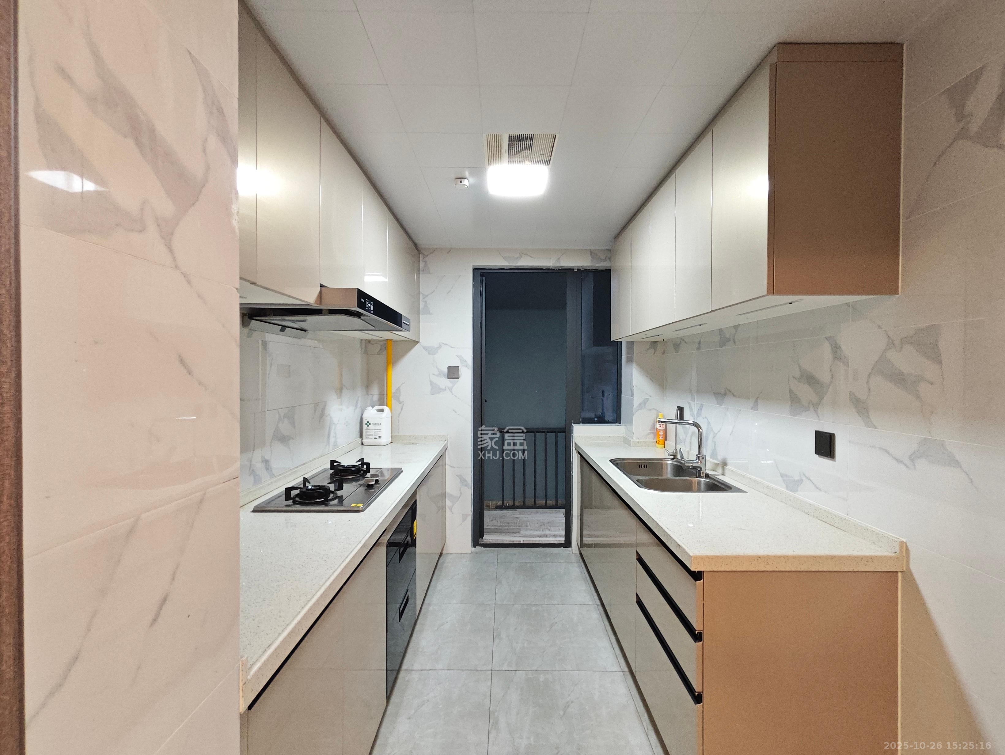 绿地V岛  3室2厅2卫    4000.0元/月 绿地V岛  3室2厅2卫    4000.0元/月室内图