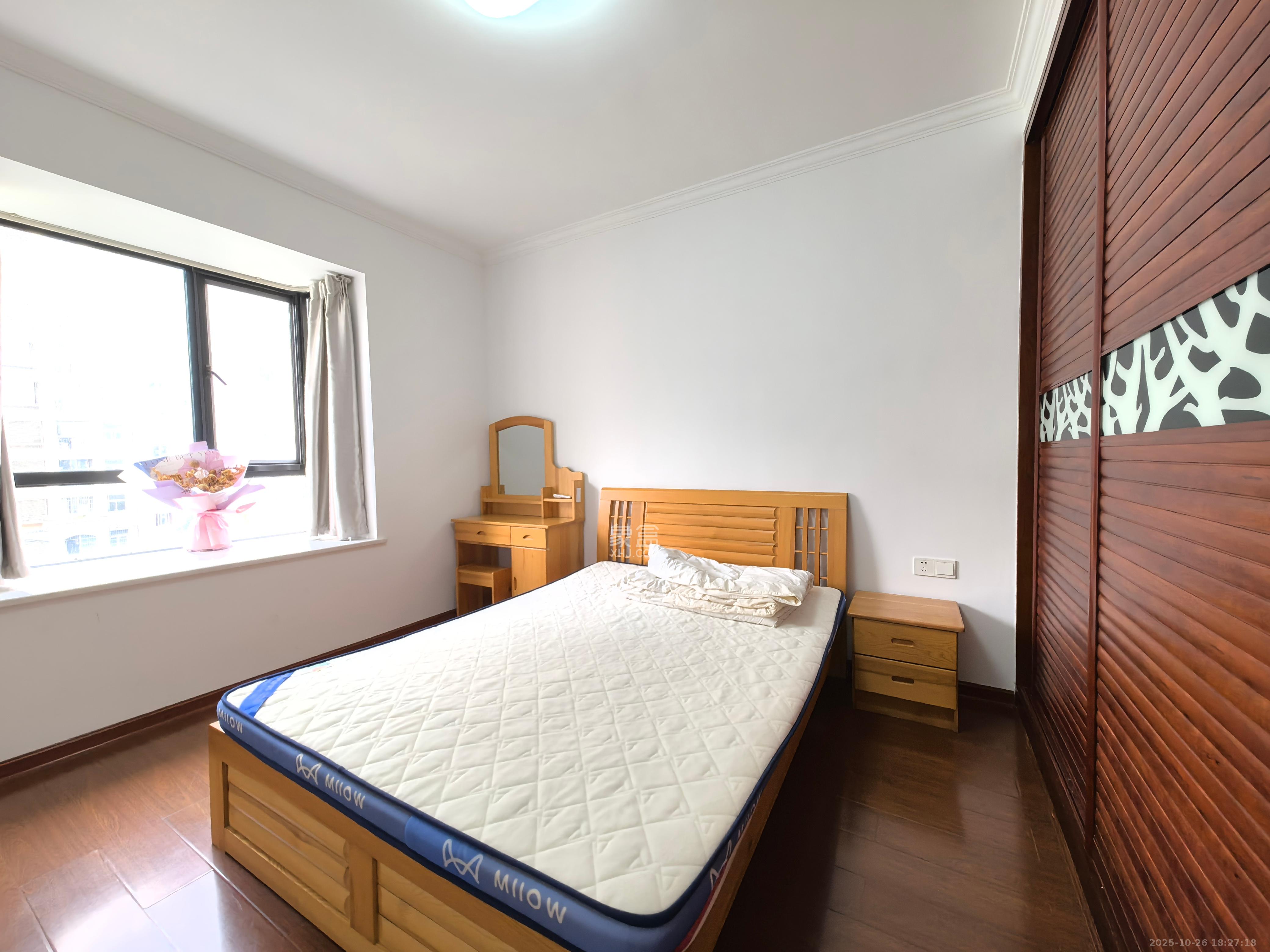 三江花中城  2室2厅1卫    2300.0元/月 三江花中城  2室2厅1卫    2300.0元/月室内图