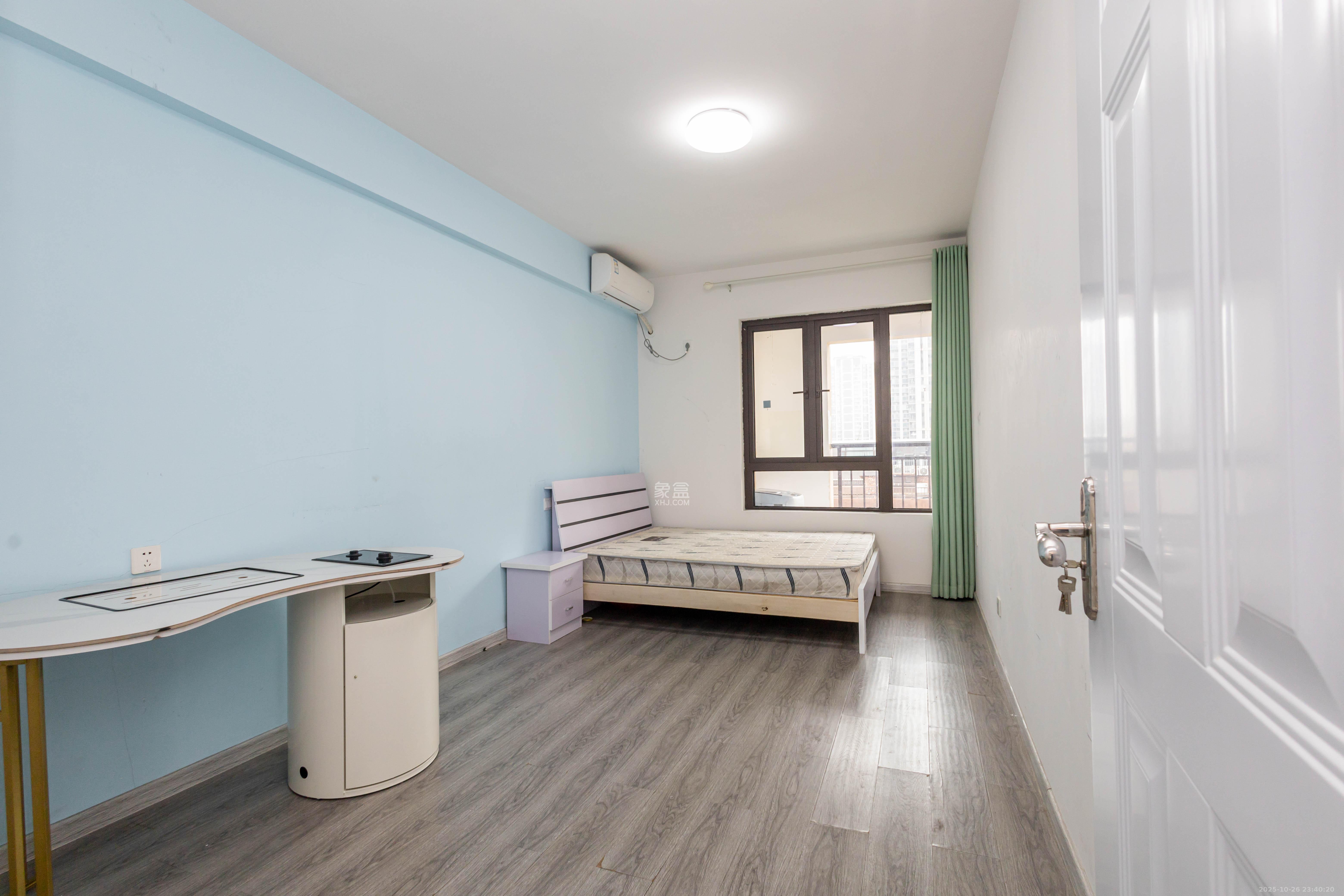 龙湖碧桂园天宸原著  4室2厅2卫    165.0万卧室