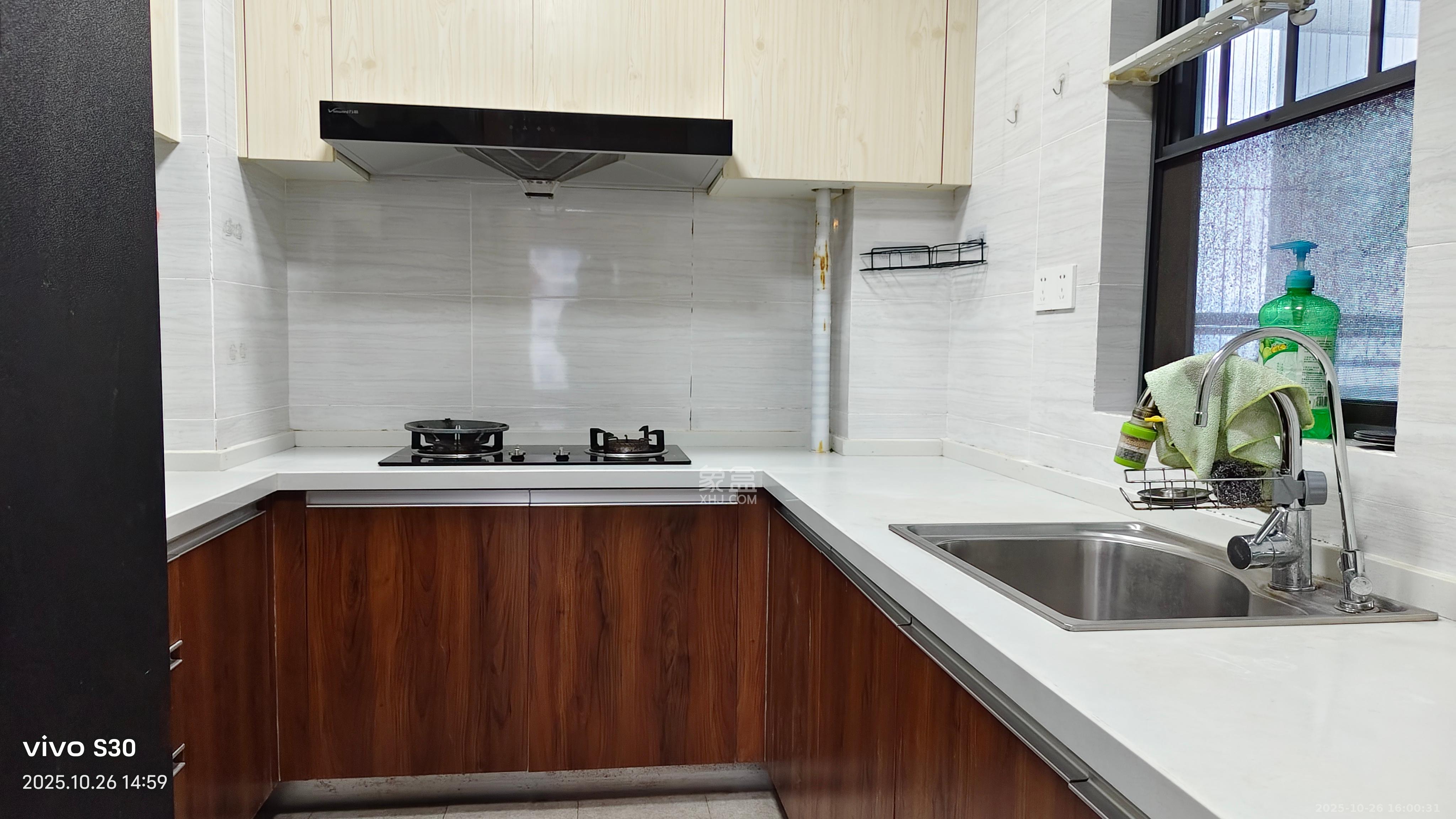 麓谷山湖郡  3室2厅2卫    2500.0元/月室内图