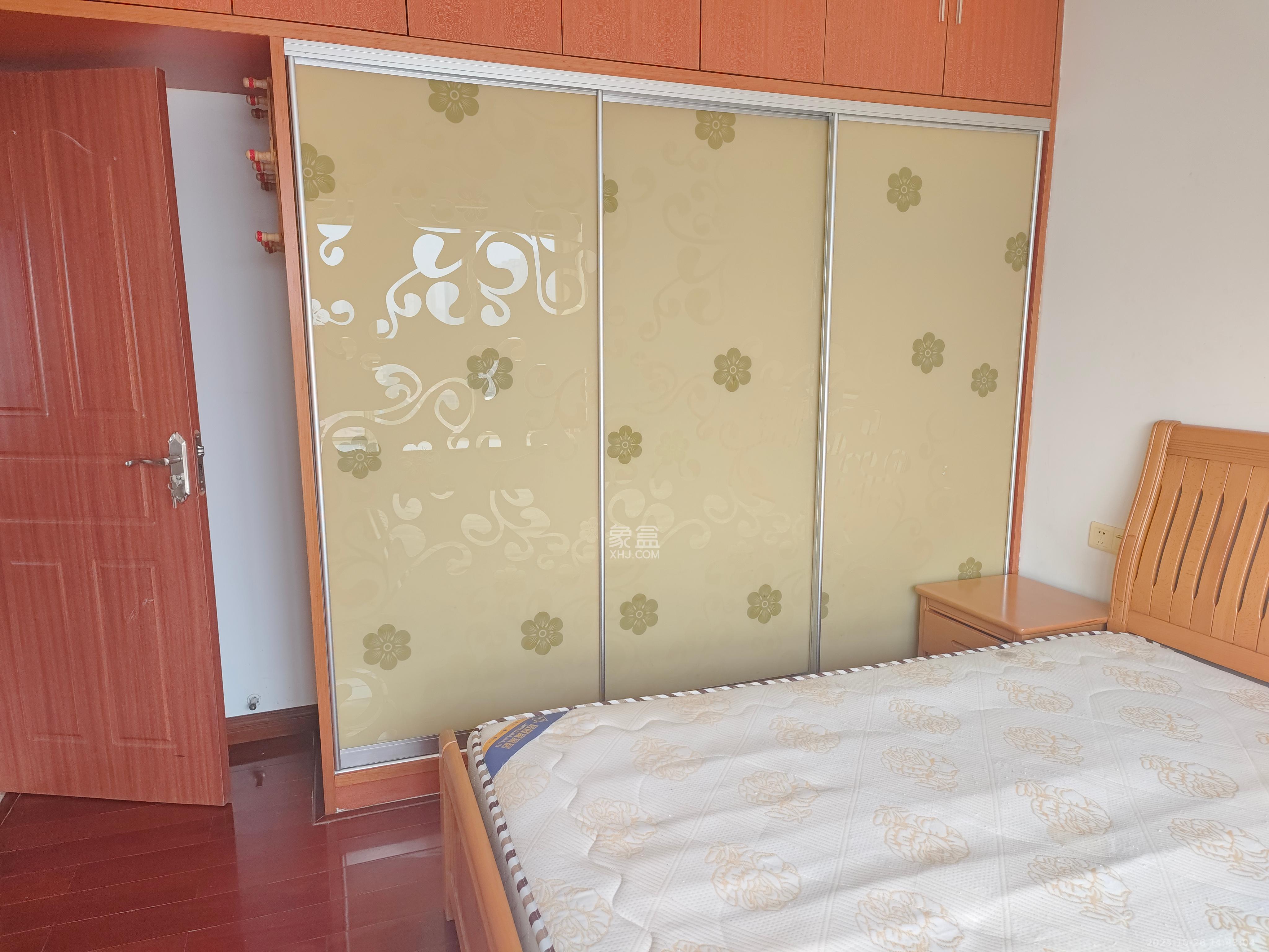 德润园  2室2厅1卫    1900.0元/月室内图