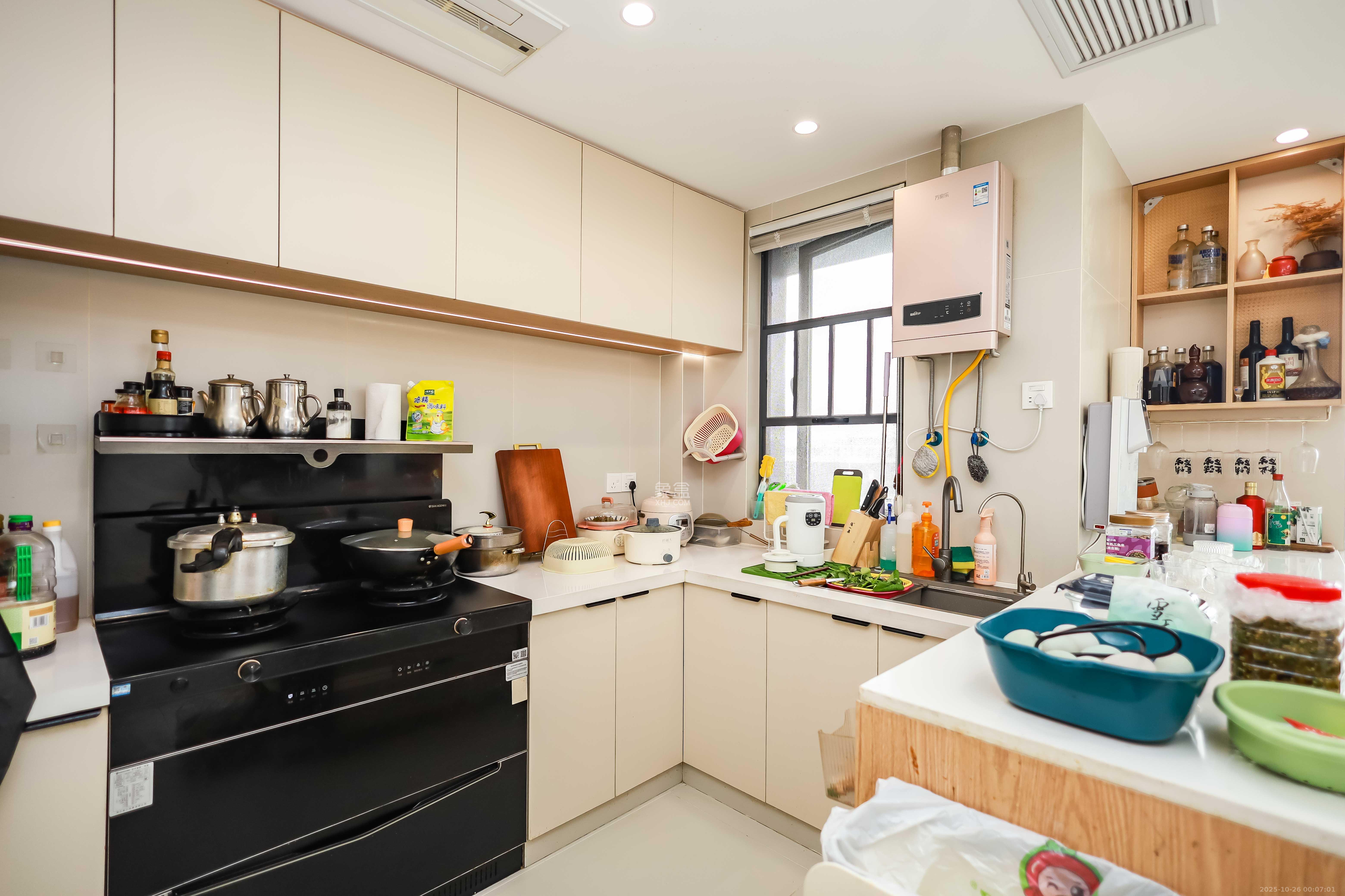 保利恒伟时光印象  4室2厅2卫    118.0万厨房