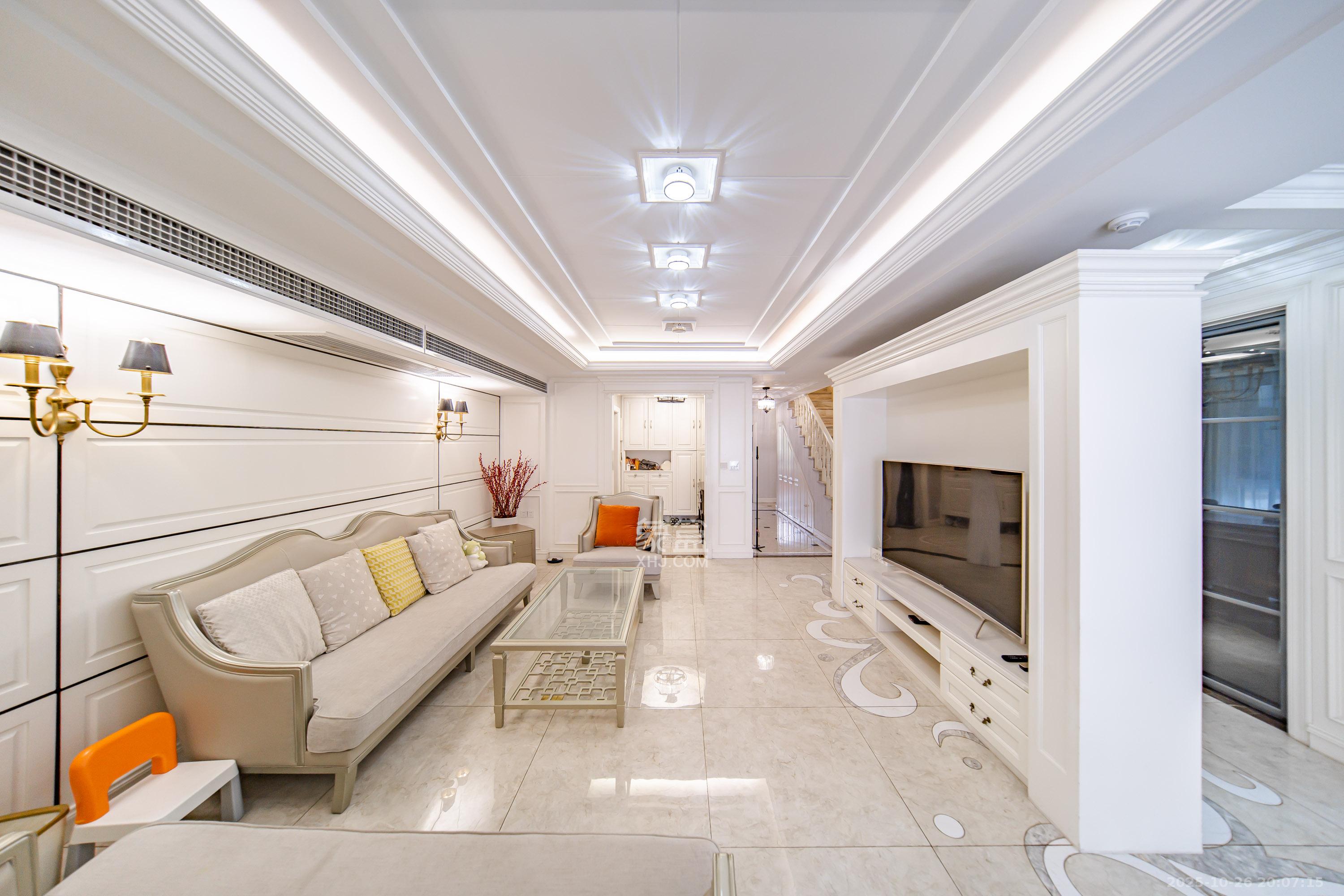 合能洋湖公馆  4室2厅5卫    368.0万 合能洋湖公馆  4室2厅5卫    368.0万客厅