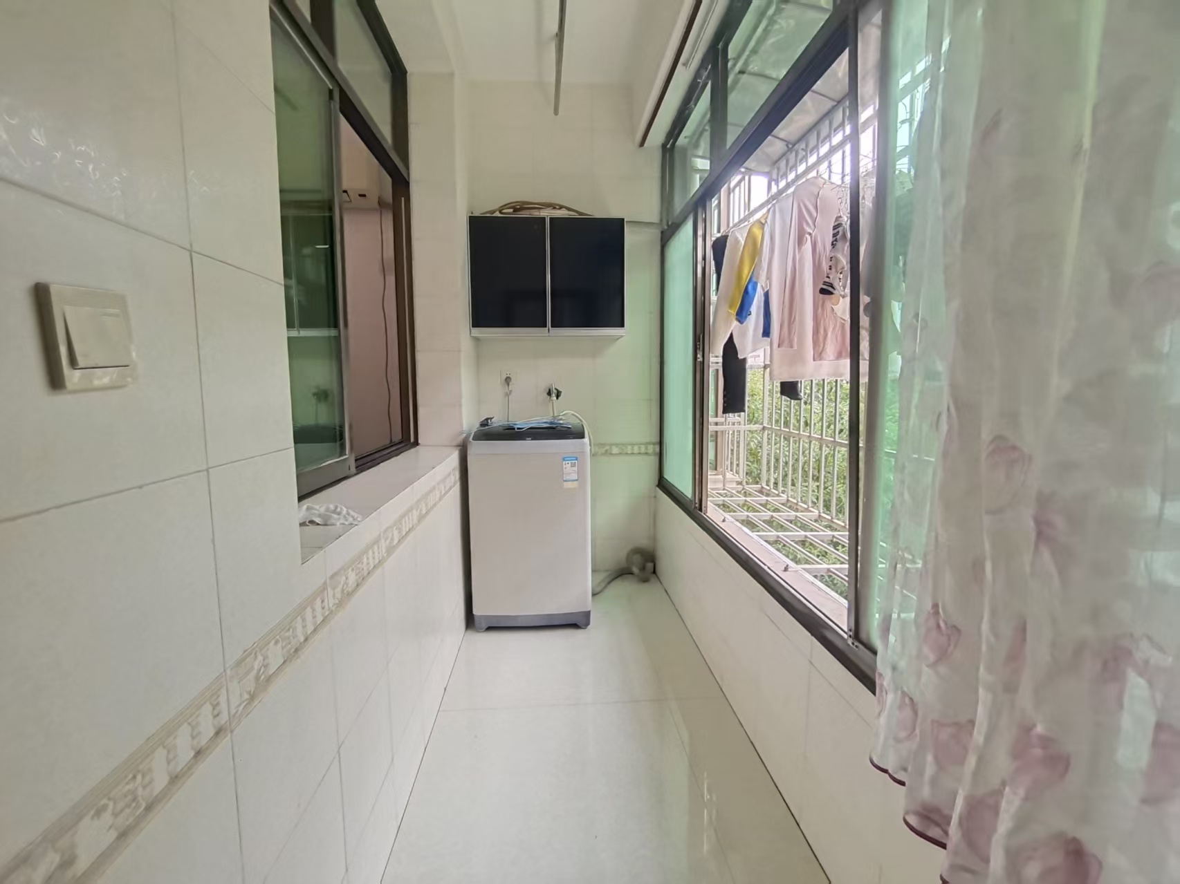 羊舞岭小区 3室2厅3卫 1000.0元/月 羊舞岭小区 3室2厅3卫 1000.0元/月室内图