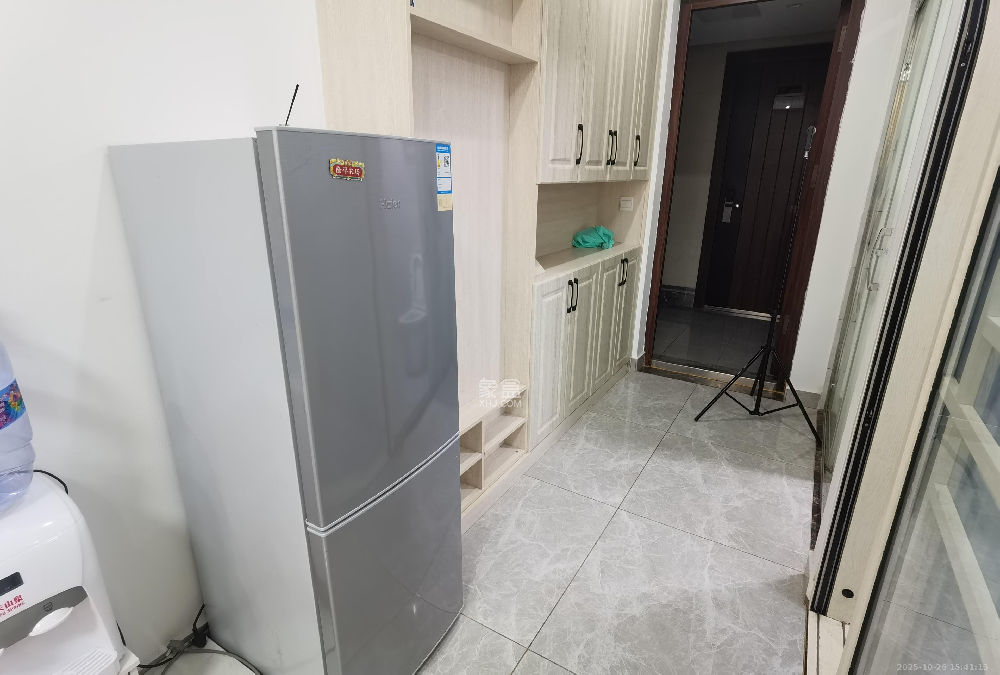 公园9号大都会  1室1厅1卫    2000.0元/月室内图