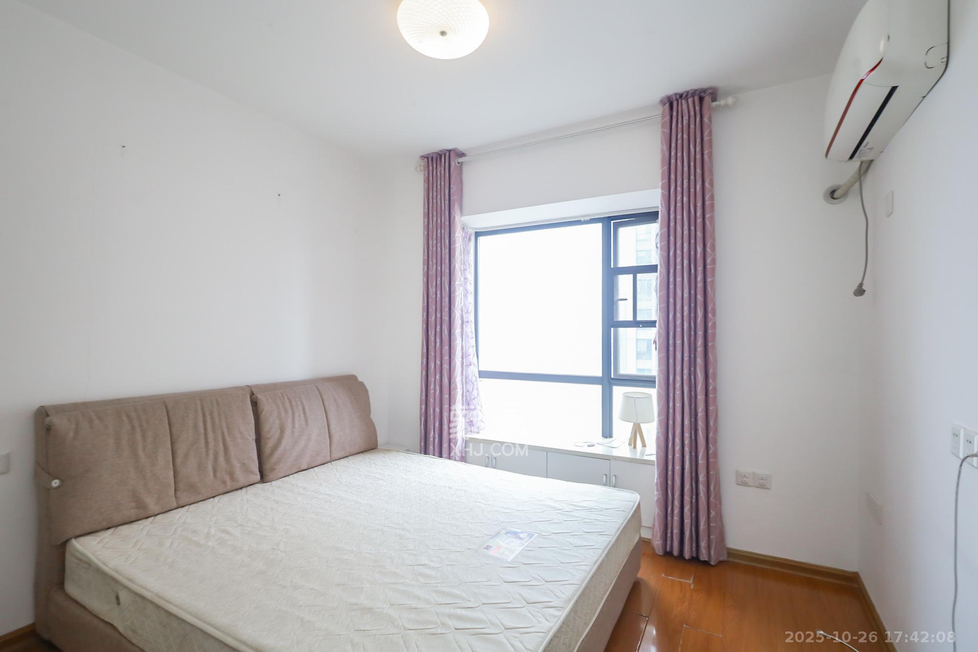 兰亭都荟(璟峰苑) 3室2厅1卫 98.0万 兰亭都荟(璟峰苑) 3室2厅1卫 98.0万卧室