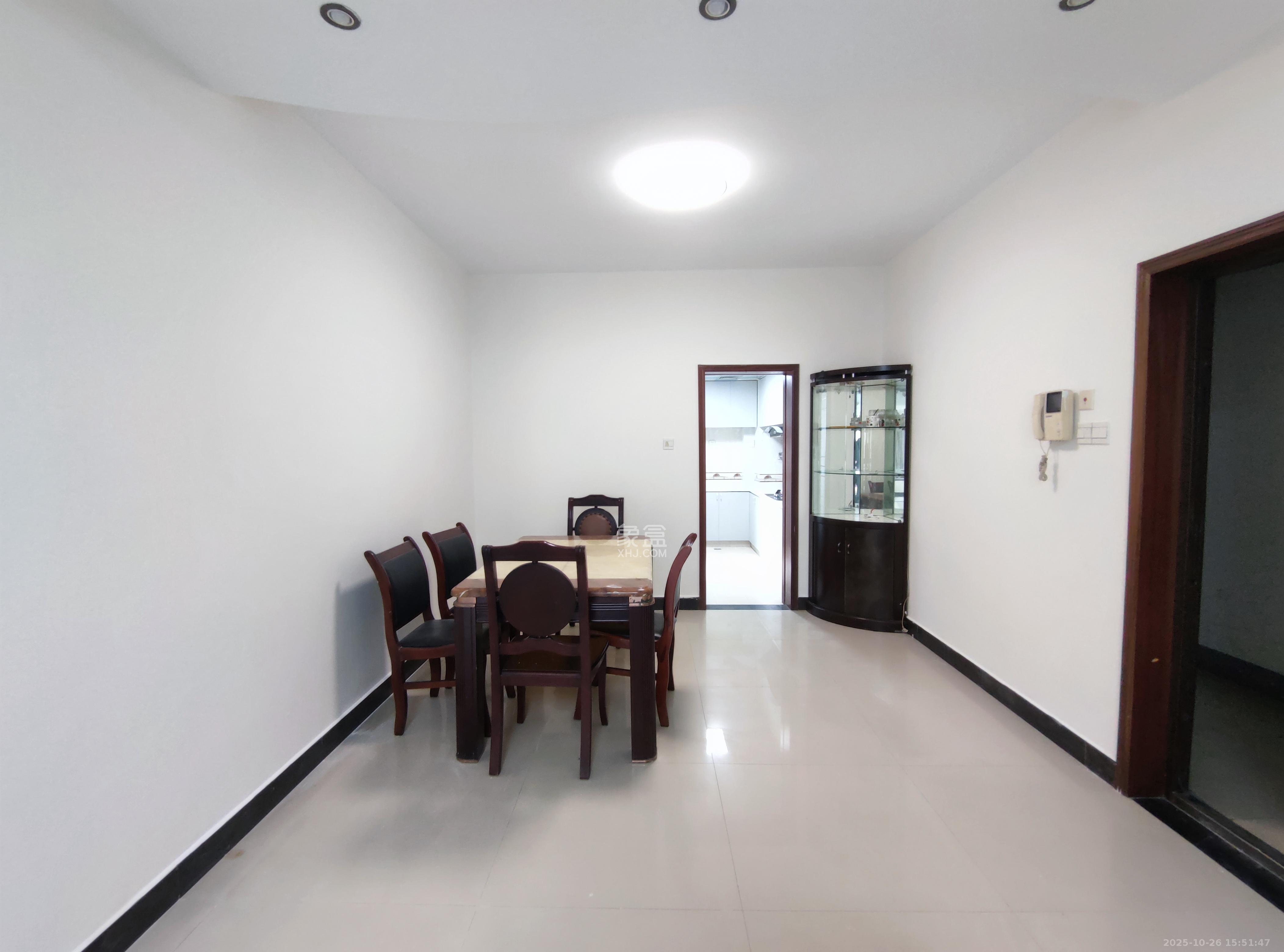 明城公寓 4室2厅2卫 2700.0元/月 明城公寓 4室2厅2卫 2700.0元/月室内图