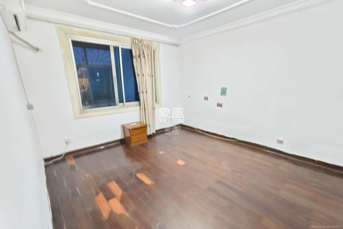 南湖公寓(万顺公寓) 3室1厅1卫 1600.0元/月 南湖公寓(万顺公寓) 3室1厅1卫 1600.0元/月室内图