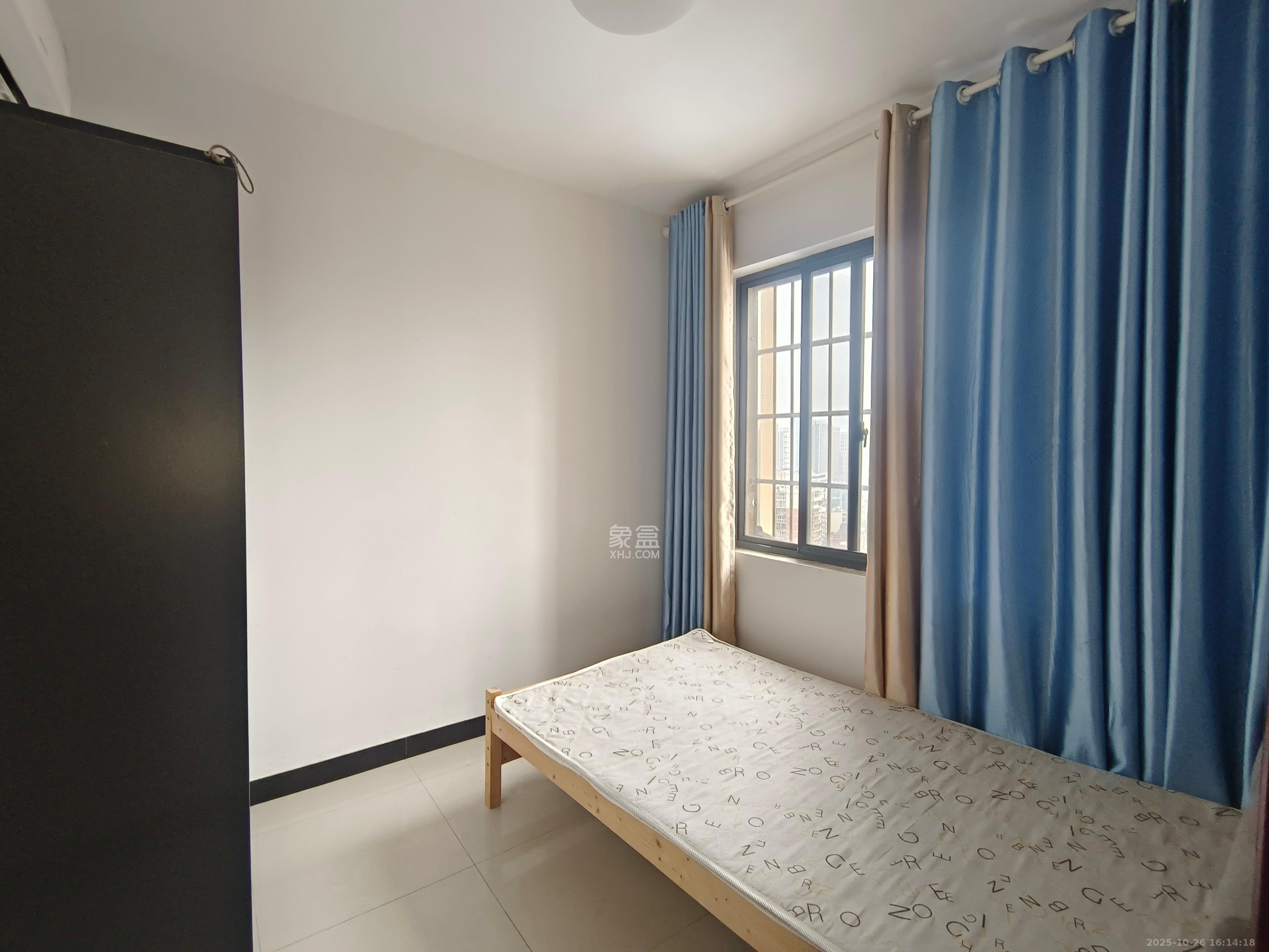 兴旺双铁城  3室2厅2卫    2400.0元/月室内图