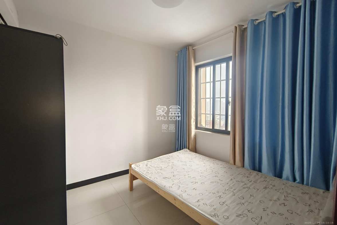 兴旺双铁城 3室2厅2卫 2400.0元/月 兴旺双铁城 3室2厅2卫 2400.0元/月室内图