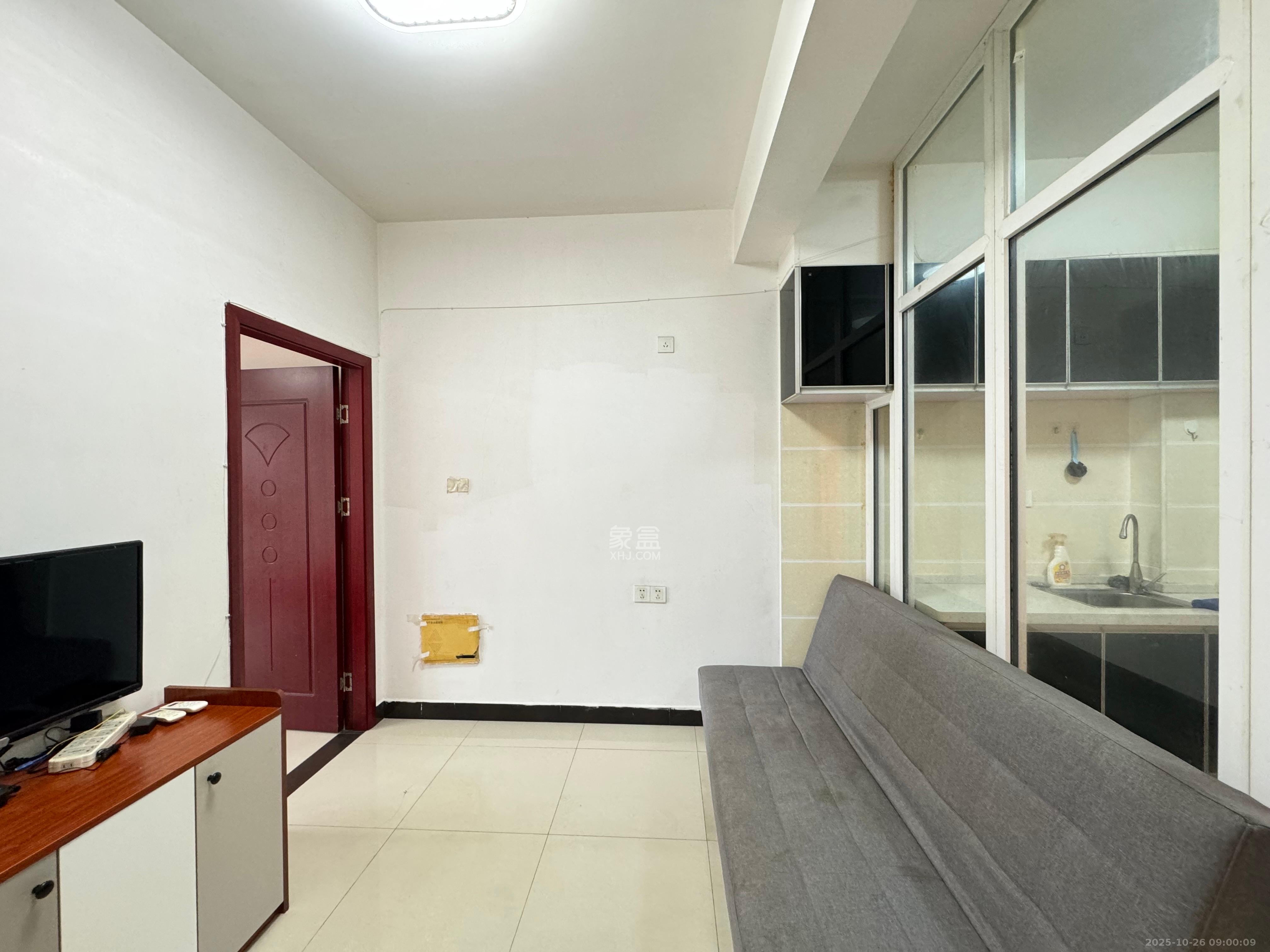 泊爱蓝湾  2室1厅1卫    2100.0元/月 泊爱蓝湾  2室1厅1卫    2100.0元/月室内图