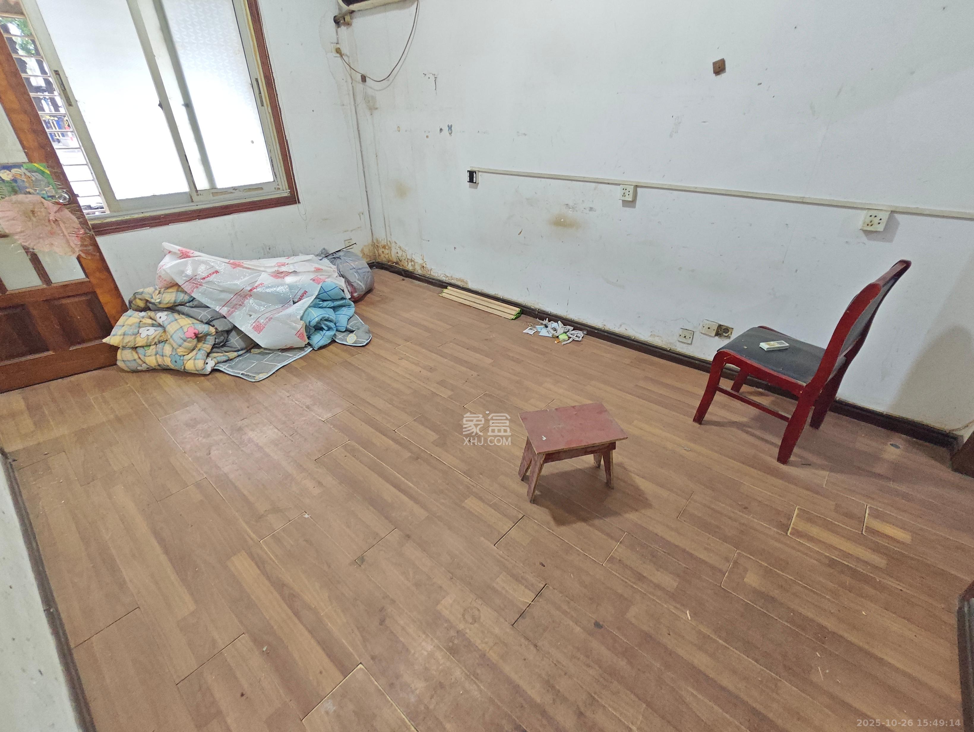 万利新村  3室2厅2卫    1800.0元/月室内图