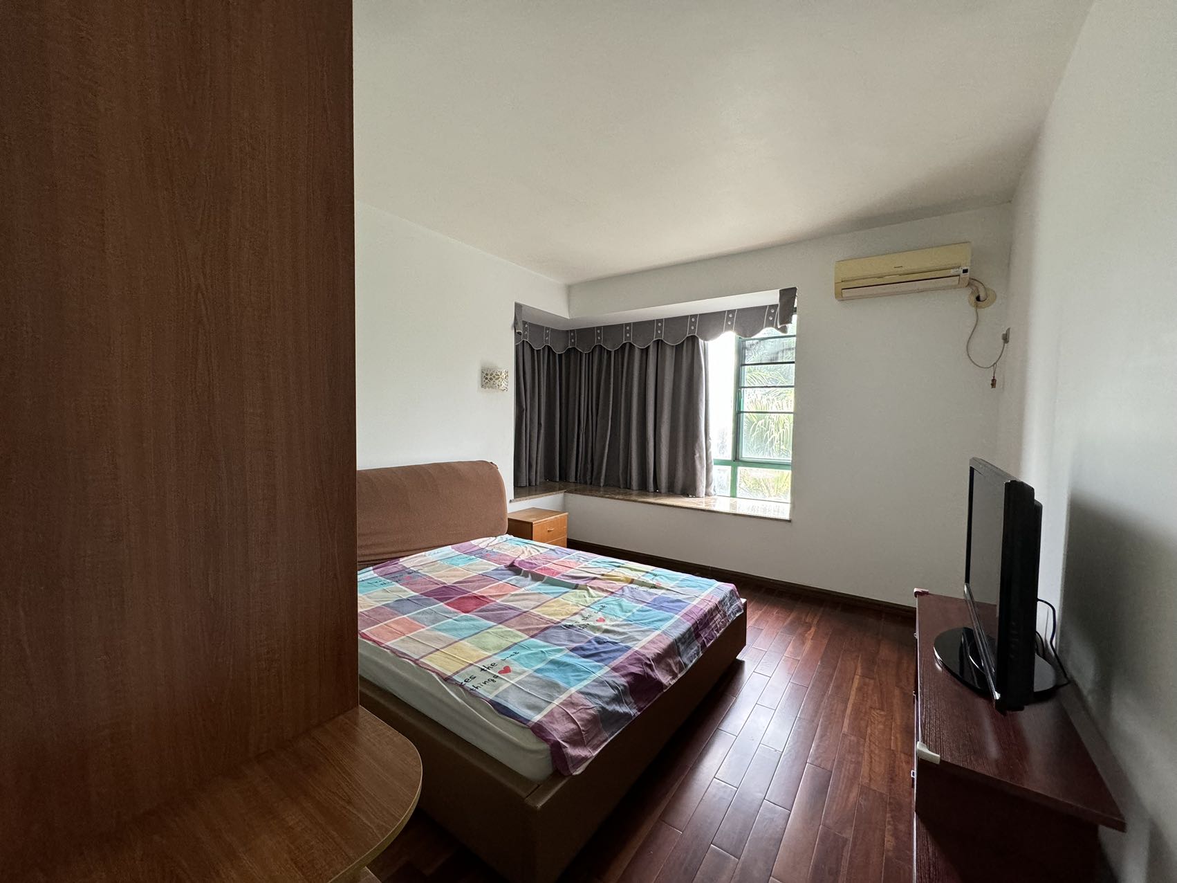 金外滩  4室2厅2卫    220.0万 金外滩  4室2厅2卫    220.0万