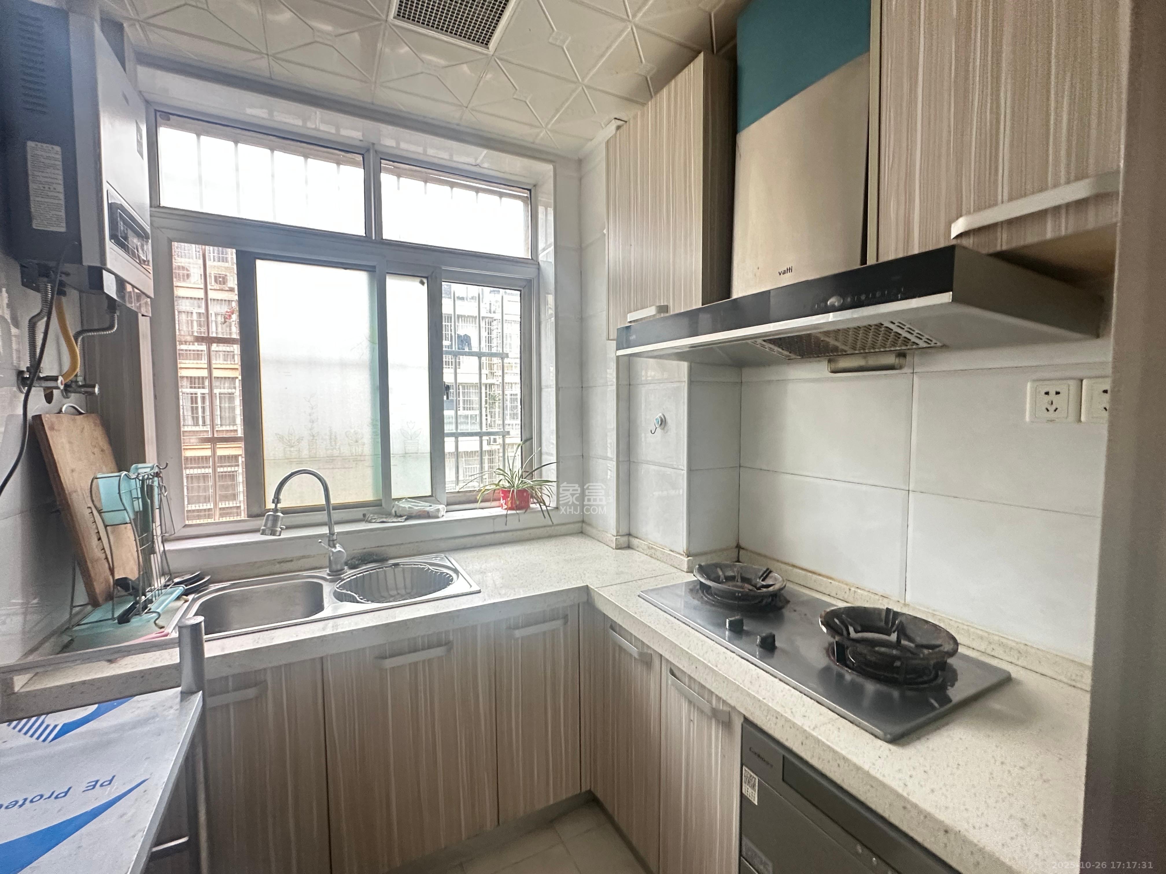 鄱阳小区  3室2厅1卫    1400.0元/月室内图