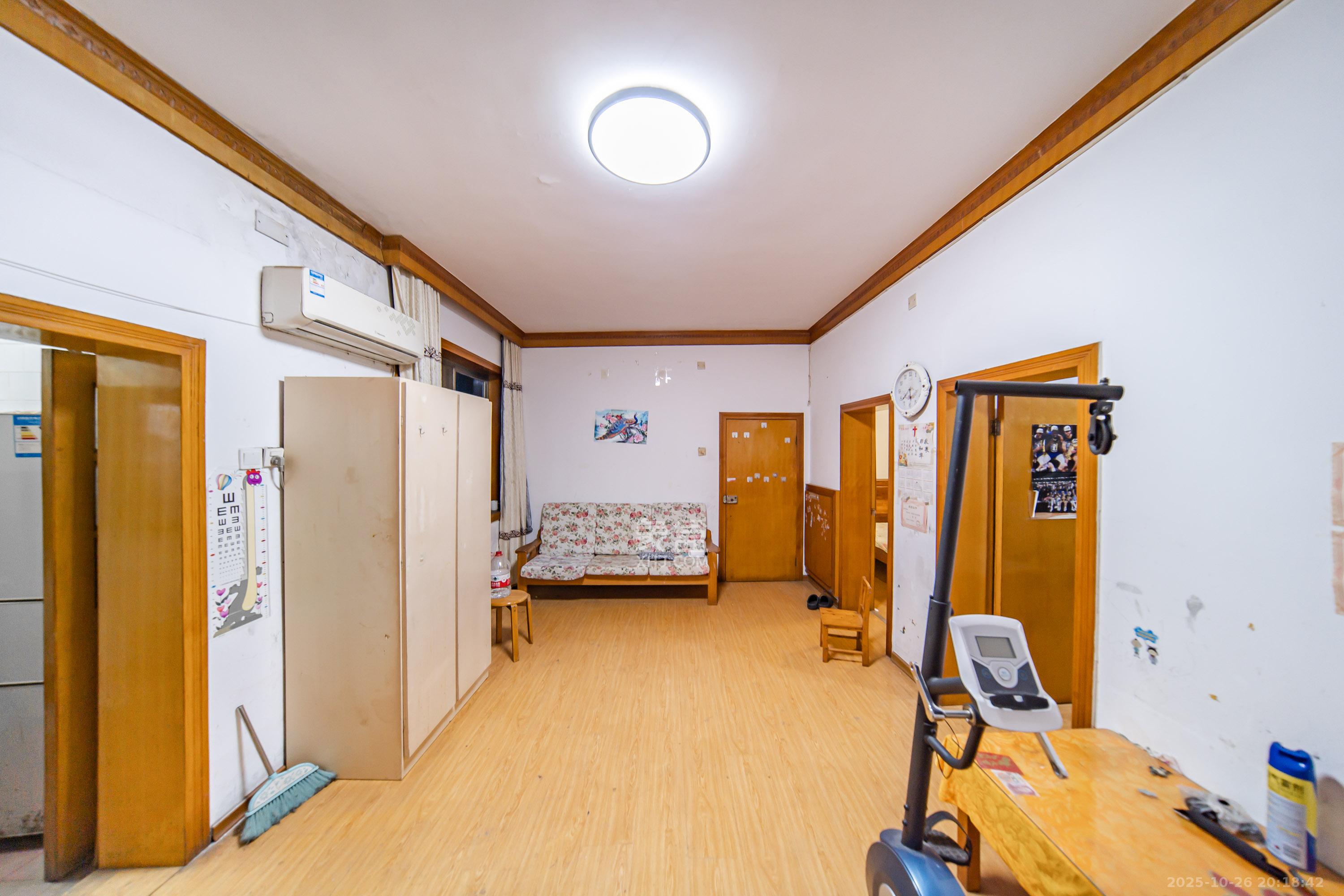 静宜园小区  2室1厅1卫    2500.0元/月 静宜园小区  2室1厅1卫    2500.0元/月室内图