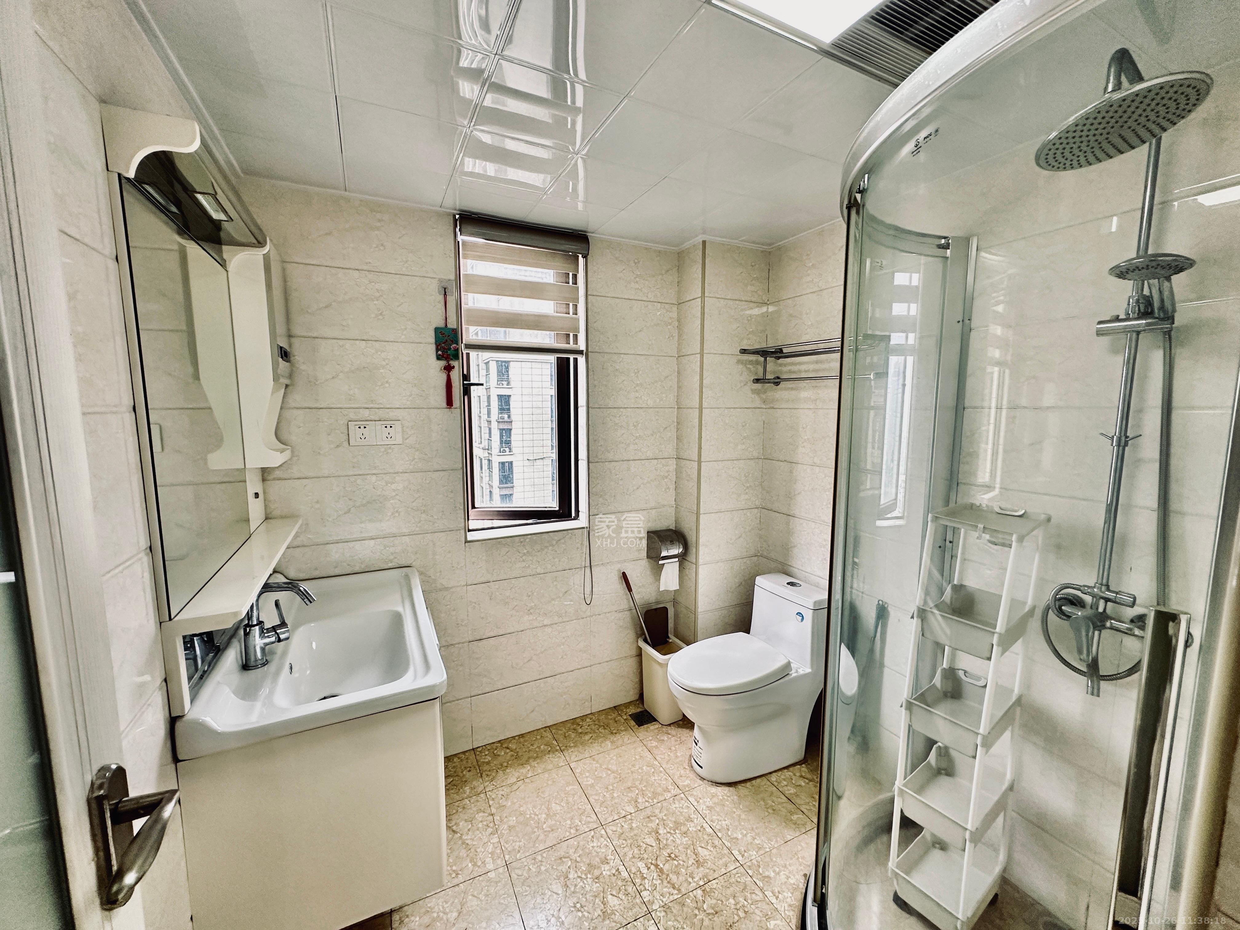 南山雍江汇(滨江国际新城) 3室2厅2卫 3400.0元/月 南山雍江汇(滨江国际新城) 3室2厅2卫 3400.0元/月室内图