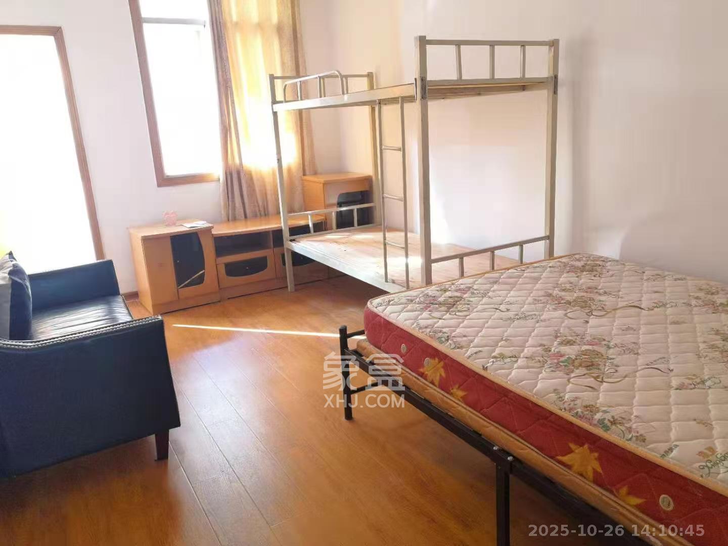 长勘小区  1室1厅1卫    1200.0元/月室内图