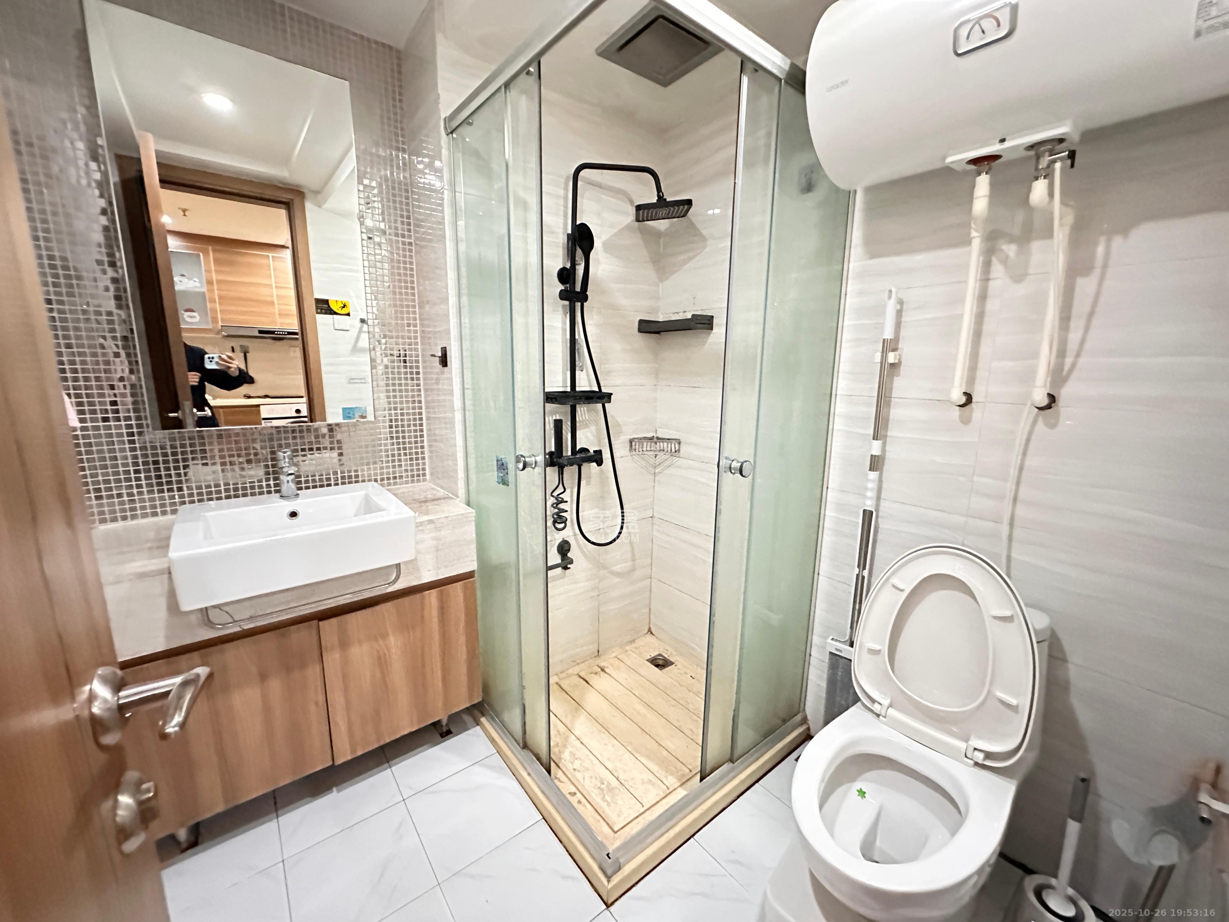 恒大国际广场  1室1厅1卫    1800.0元/月 恒大国际广场  1室1厅1卫    1800.0元/月室内图