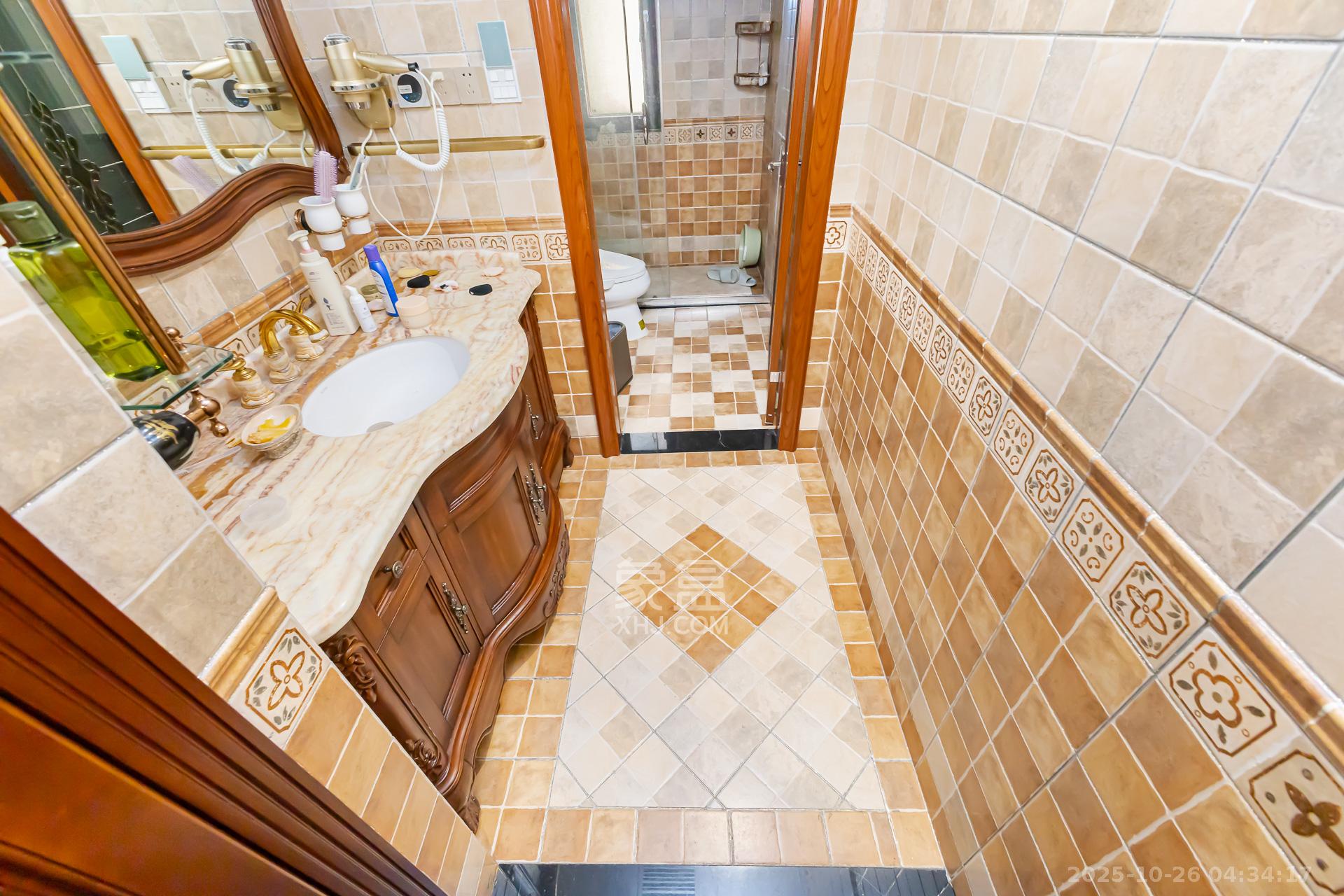 龙湖湘风原著(龙湖湘风星城)  5室3厅5卫    450.0万 龙湖湘风原著(龙湖湘风星城)  5室3厅5卫    450.0万卫生间