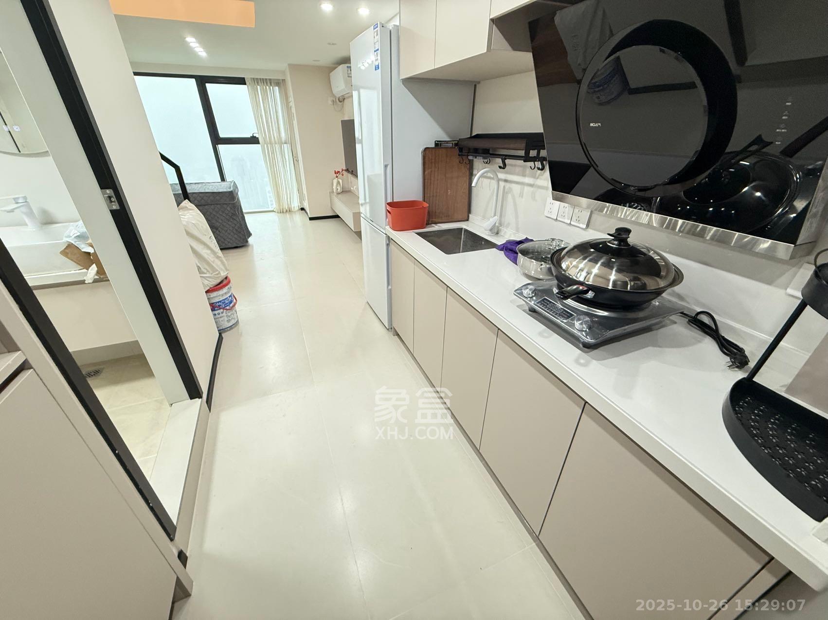 华润置地中心  2室1厅1卫    3200.0元/月 华润置地中心  2室1厅1卫    3200.0元/月室内图