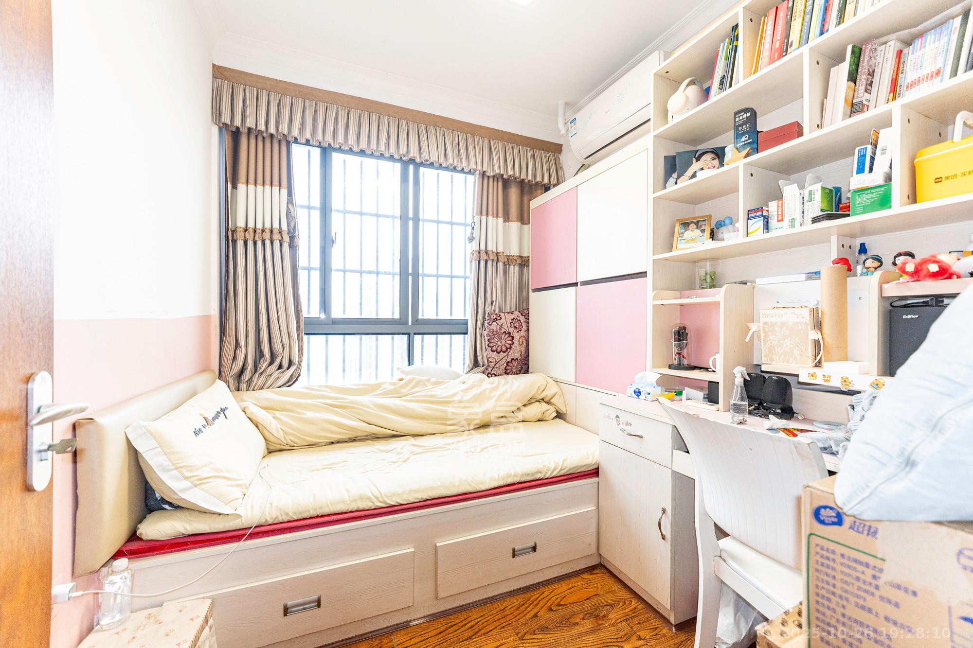 辉宏橄榄城  3室2厅1卫    61.0万卧室