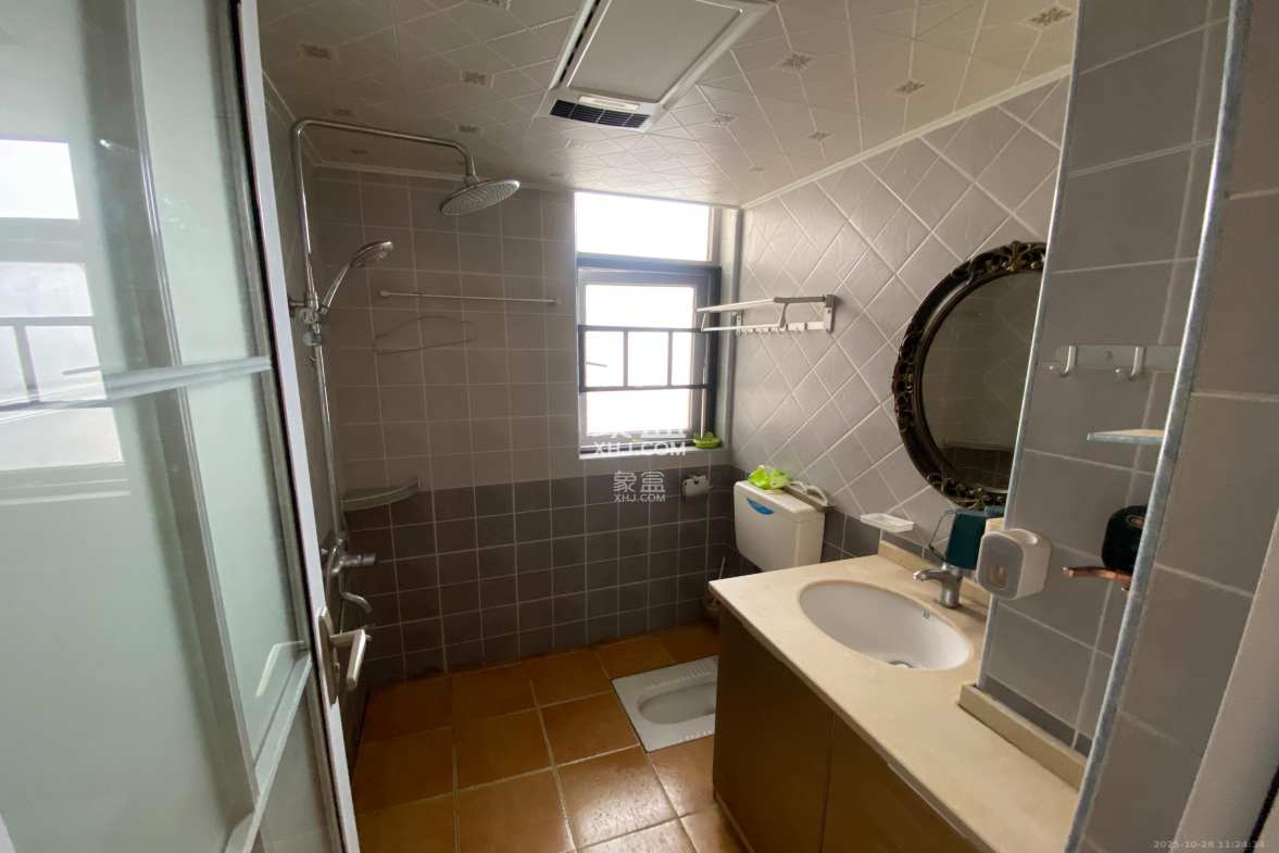 钱隆世家  2室1厅1卫    2200.0元/月 钱隆世家  2室1厅1卫    2200.0元/月室内图