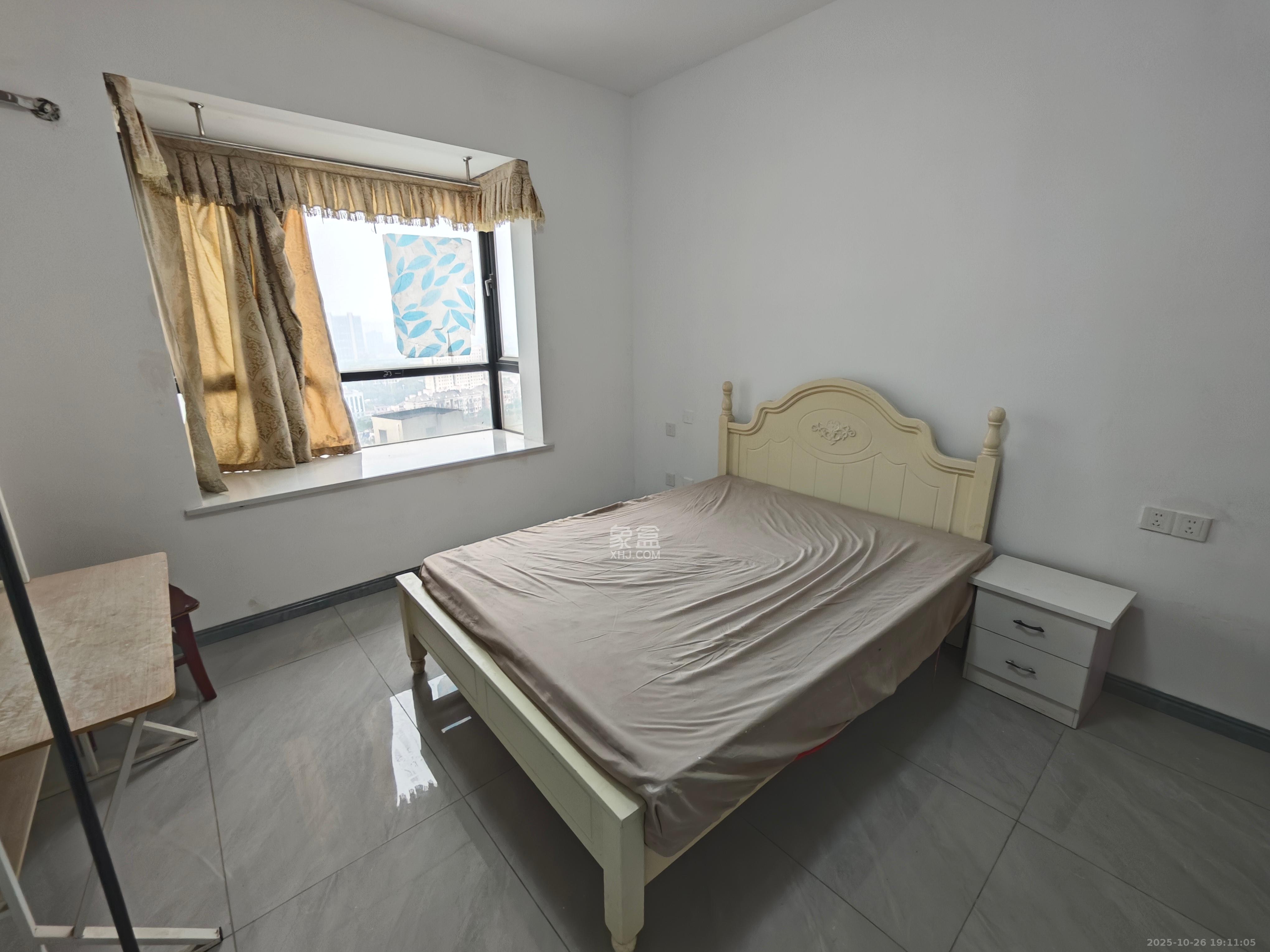 莱茵城  1室2厅1卫    2100.0元/月室内图