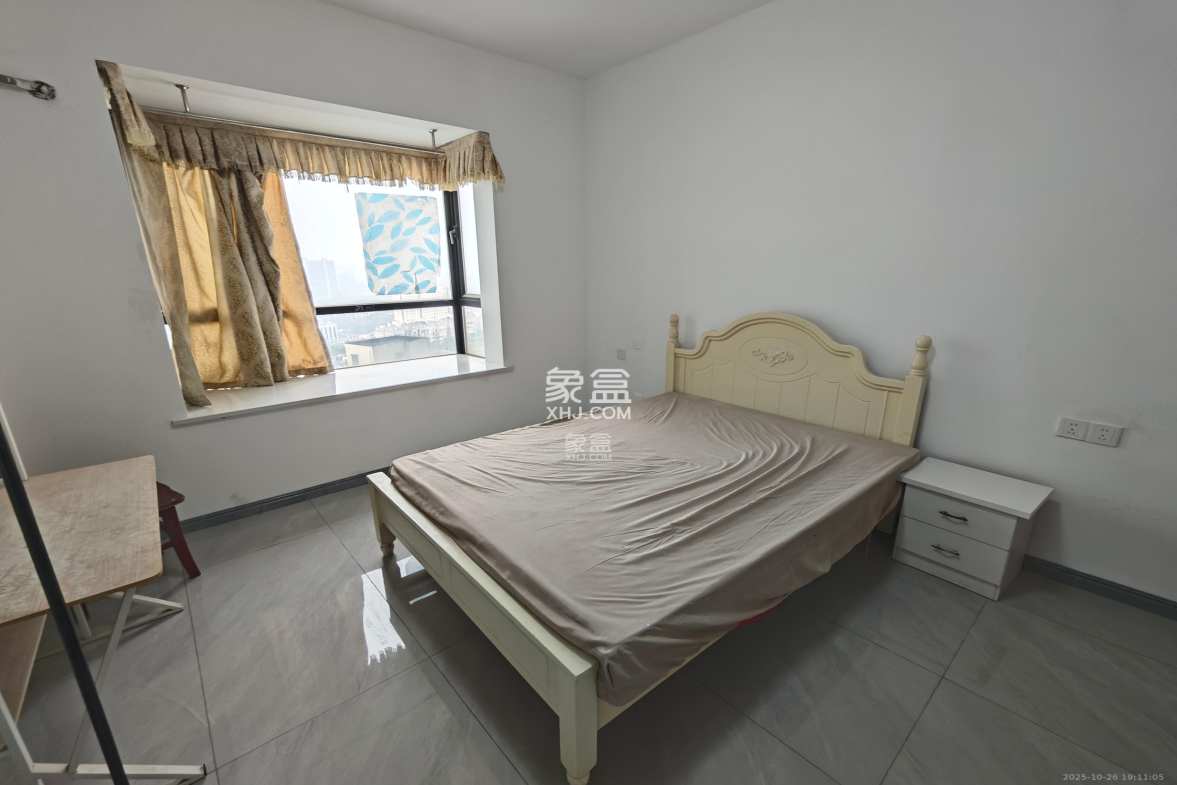 莱茵城 1室2厅1卫 2100.0元/月 莱茵城 1室2厅1卫 2100.0元/月室内图