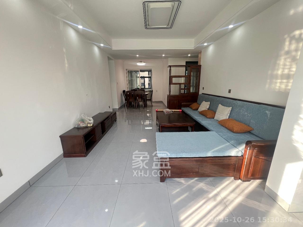 洋湖时代  3室2厅1卫    2300.0元/月 洋湖时代  3室2厅1卫    2300.0元/月室内图