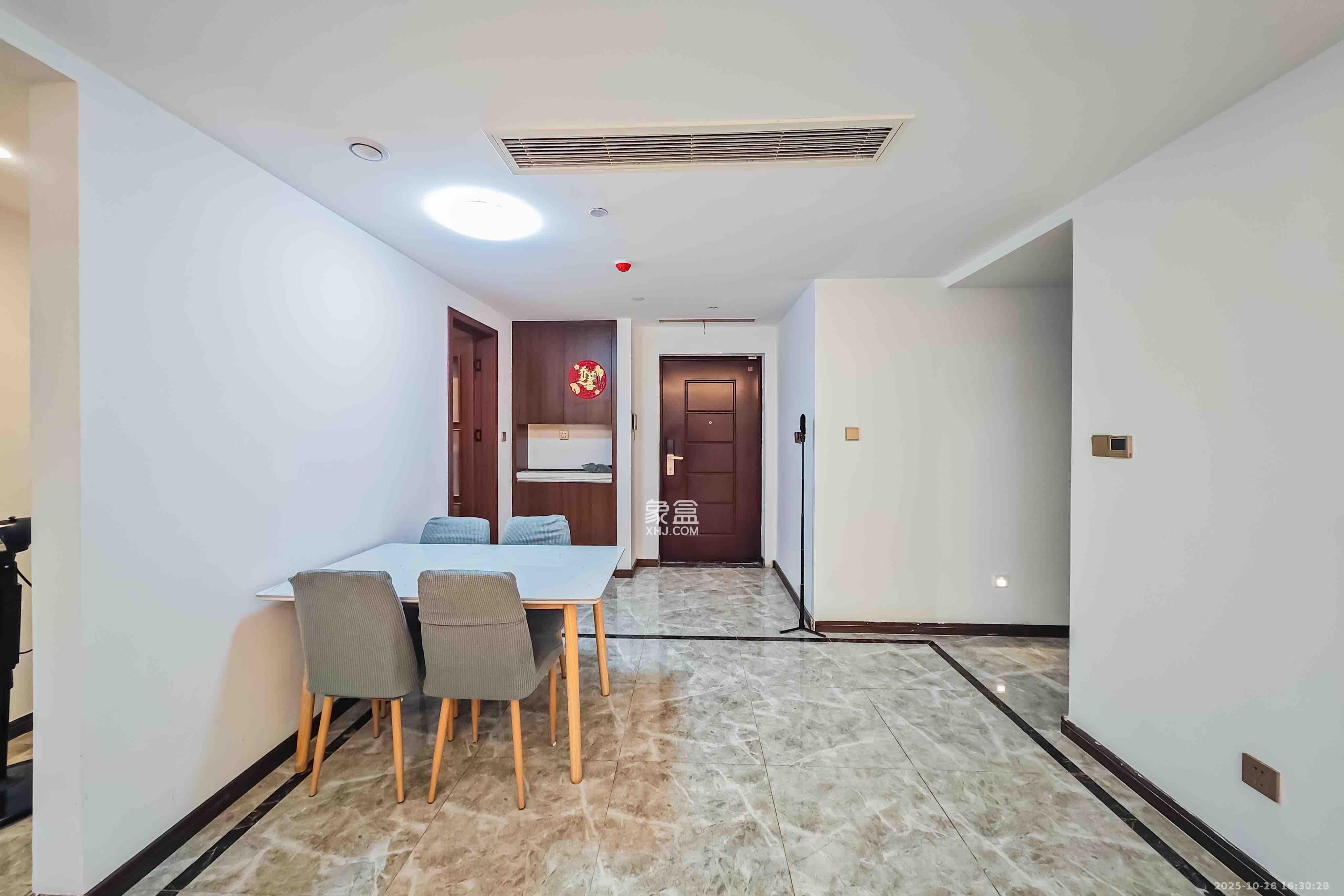 绿地长沙城际空间站(绿地新里佳苑)  3室1厅2卫    4000.0元/月 绿地长沙城际空间站(绿地新里佳苑)  3室1厅2卫    4000.0元/月室内图