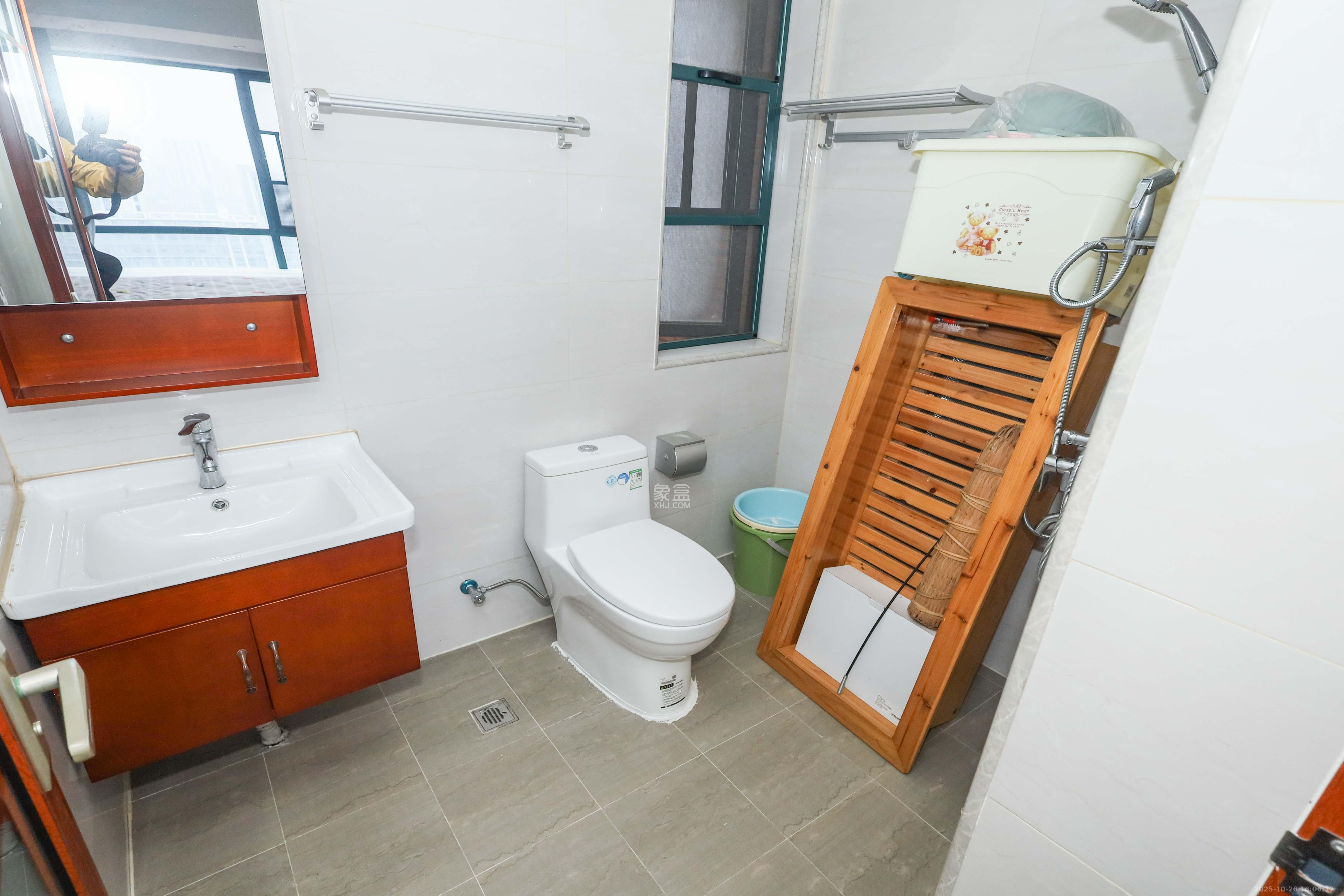 桔洲新苑（桔洲印象）  3室2厅2卫    93.0万卫生间