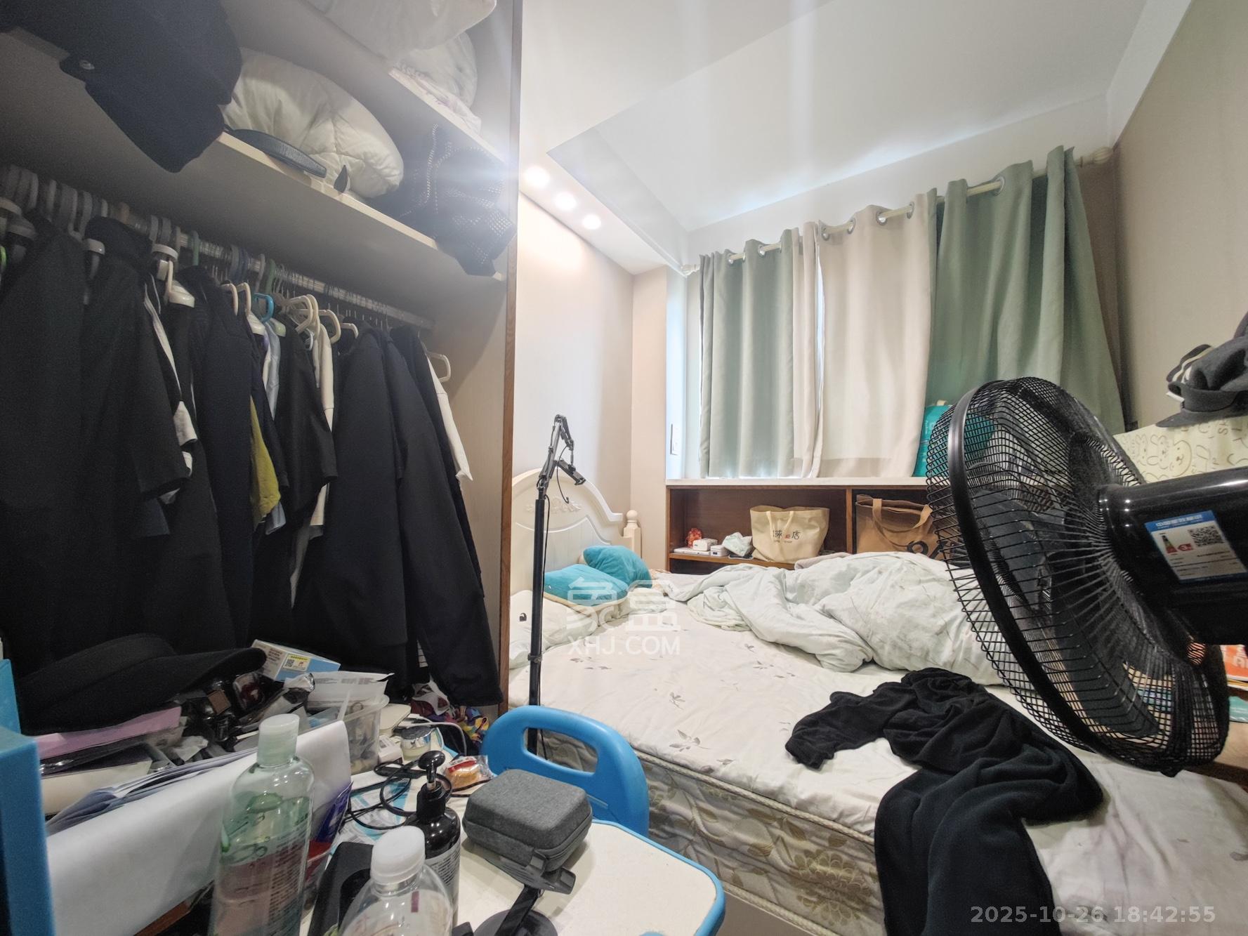 五矿万境水岸三期  5室2厅2卫    218.0万 五矿万境水岸三期  5室2厅2卫    218.0万卧室