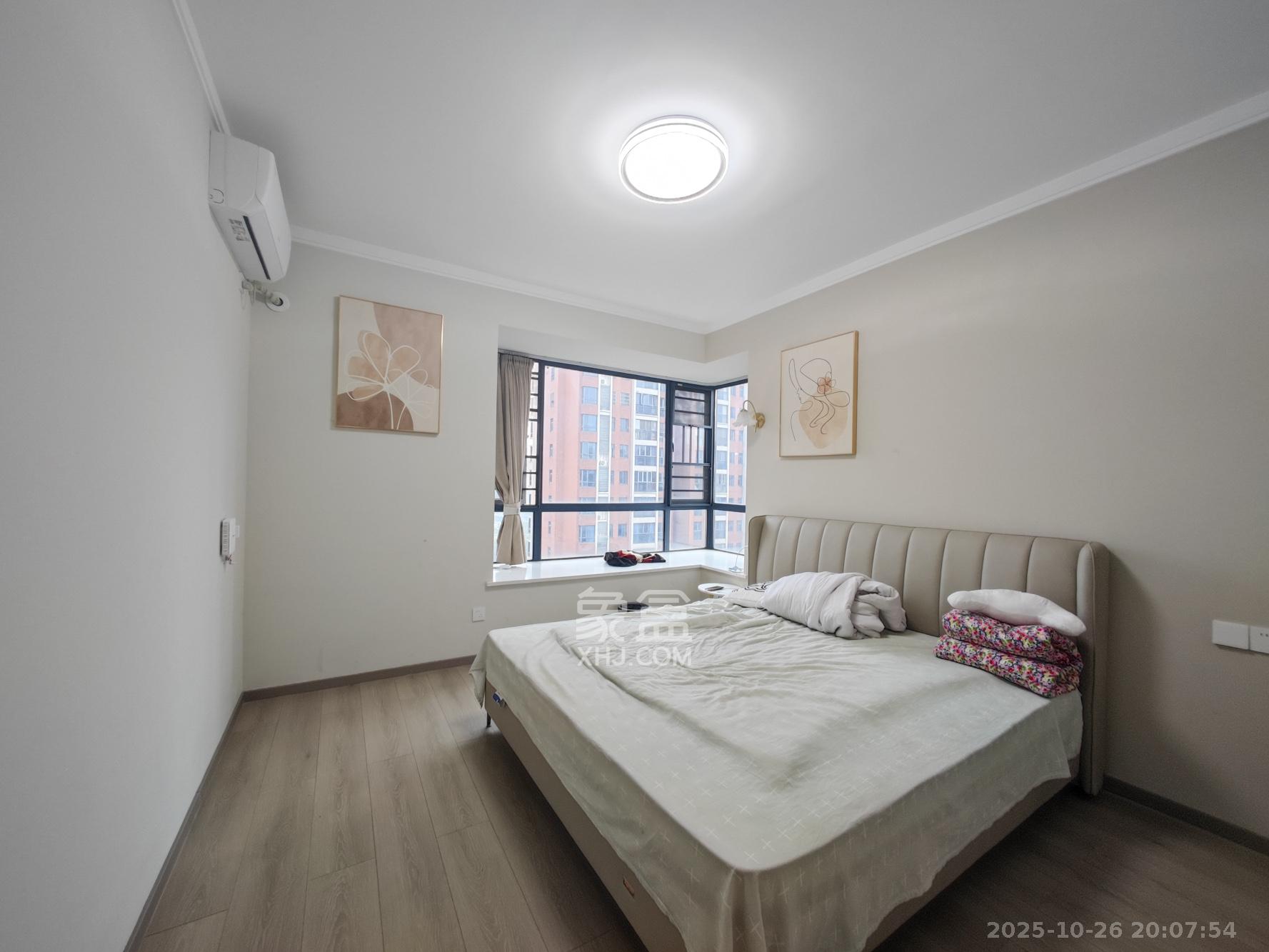 恒生碧水龙庭 4室2厅2卫 115.0万 恒生碧水龙庭 4室2厅2卫 115.0万卧室