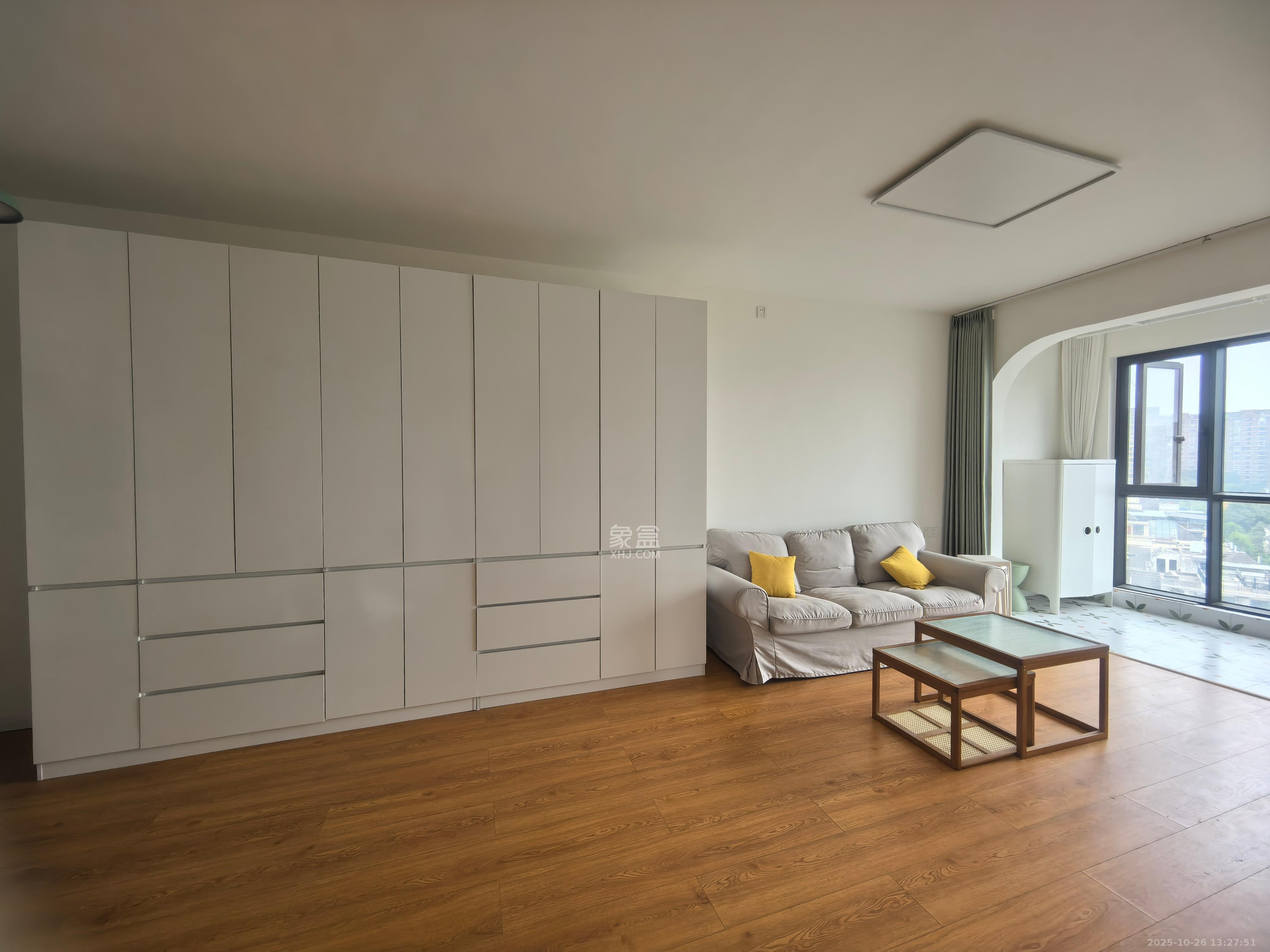 卢浮原著  2室2厅1卫    2000.0元/月室内图