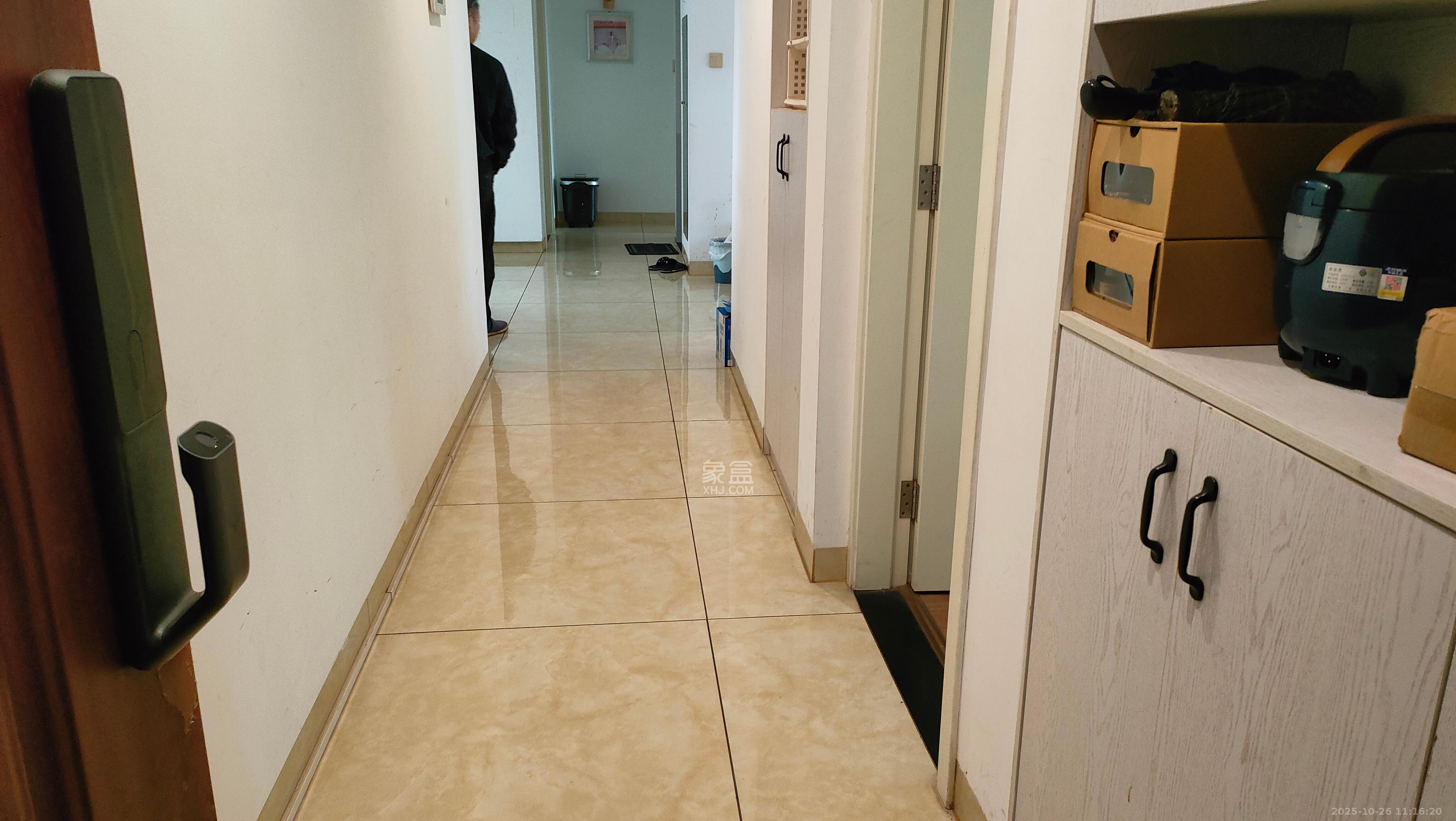 海伦春天  4室2厅2卫    2600.0元/月室内图