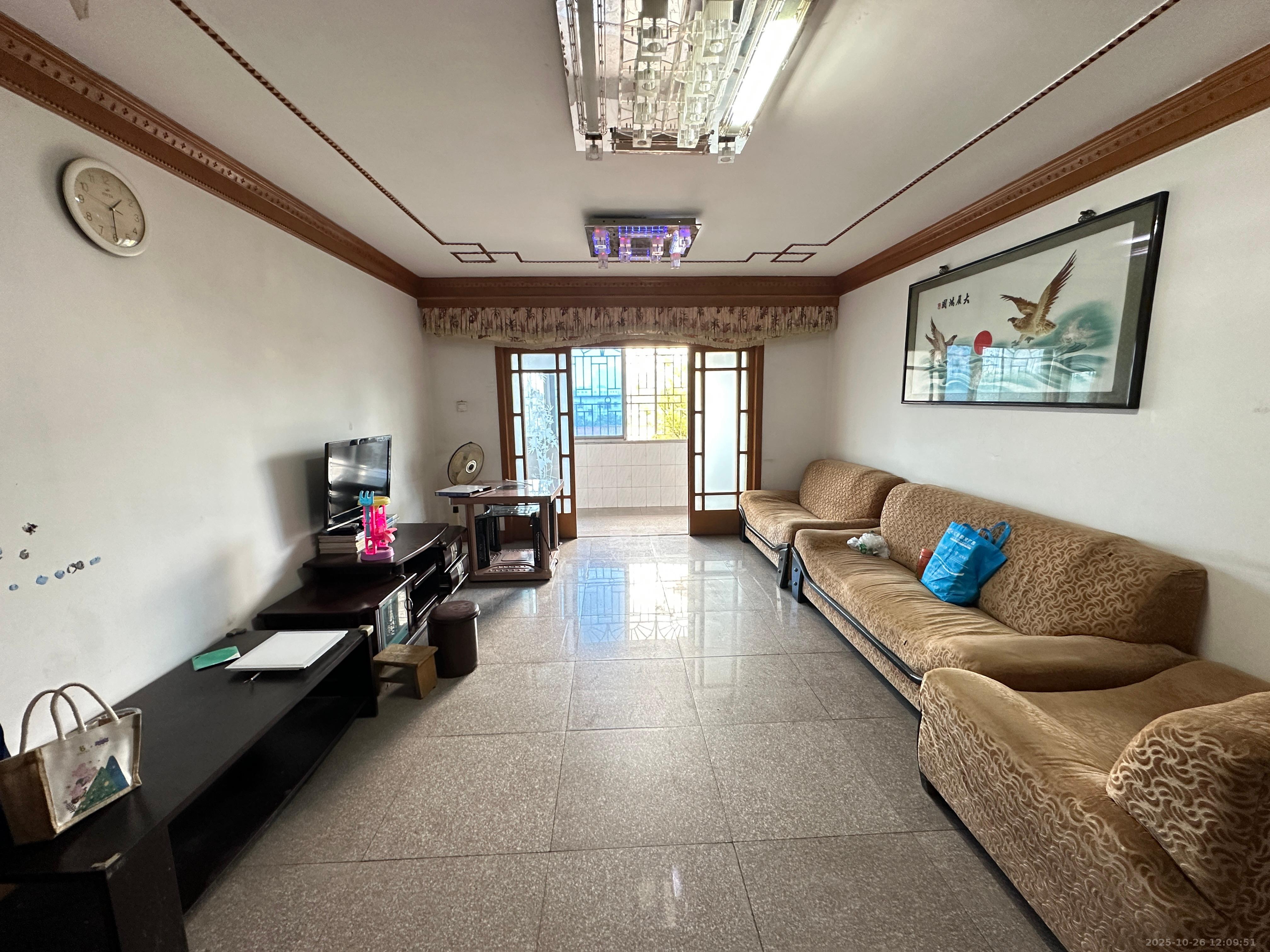 桔园小区1-8片  3室2厅2卫    1600.0元/月