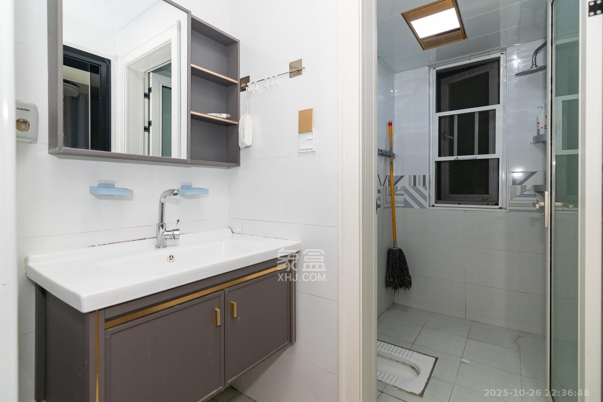 金地三千府(金地湖山樾、金地自在城)  2室2厅1卫    45.0万 金地三千府(金地湖山樾、金地自在城)  2室2厅1卫    45.0万卫生间