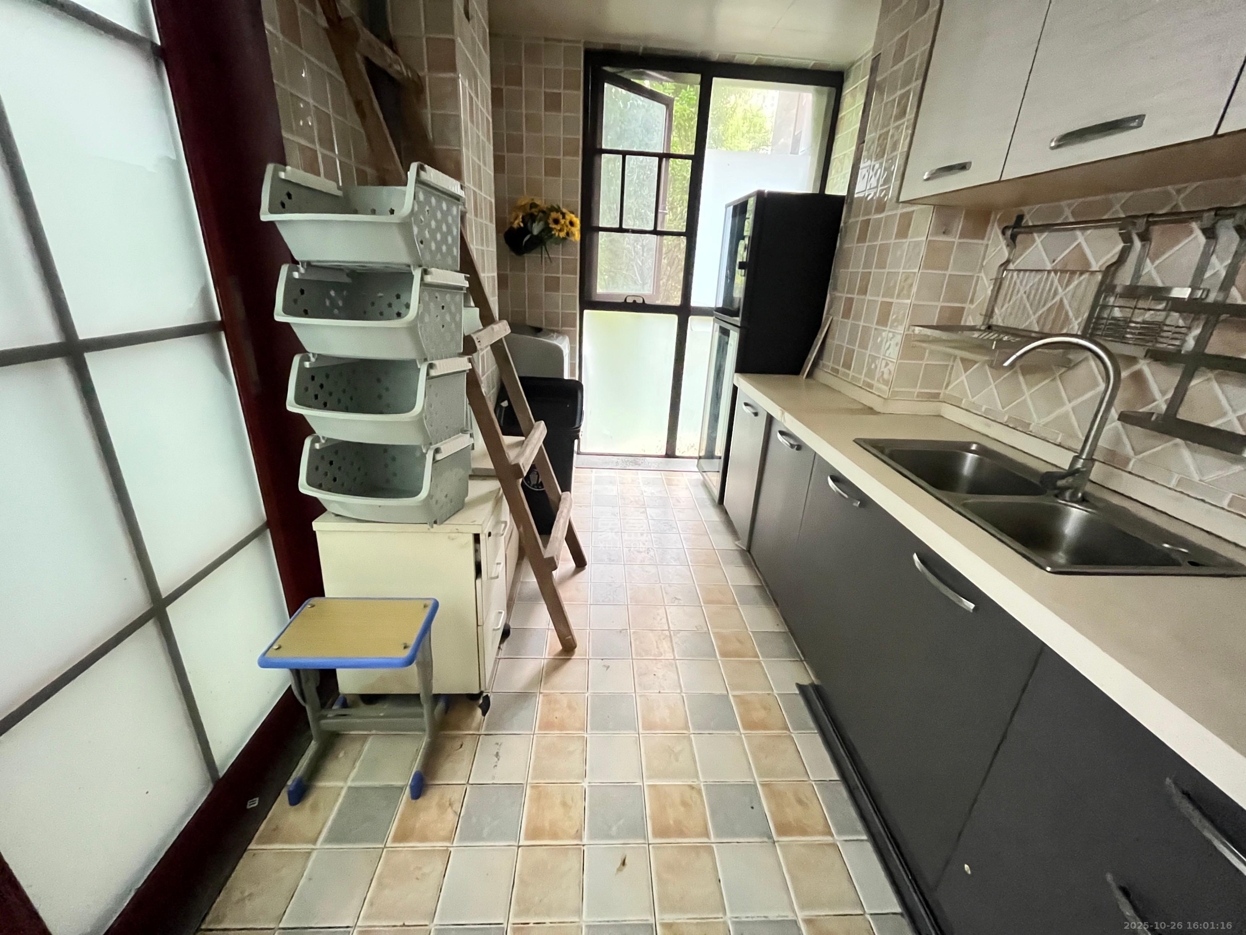 世茂铂翠湾一期 3室2厅1卫 4500.0元/月 世茂铂翠湾一期 3室2厅1卫 4500.0元/月室内图