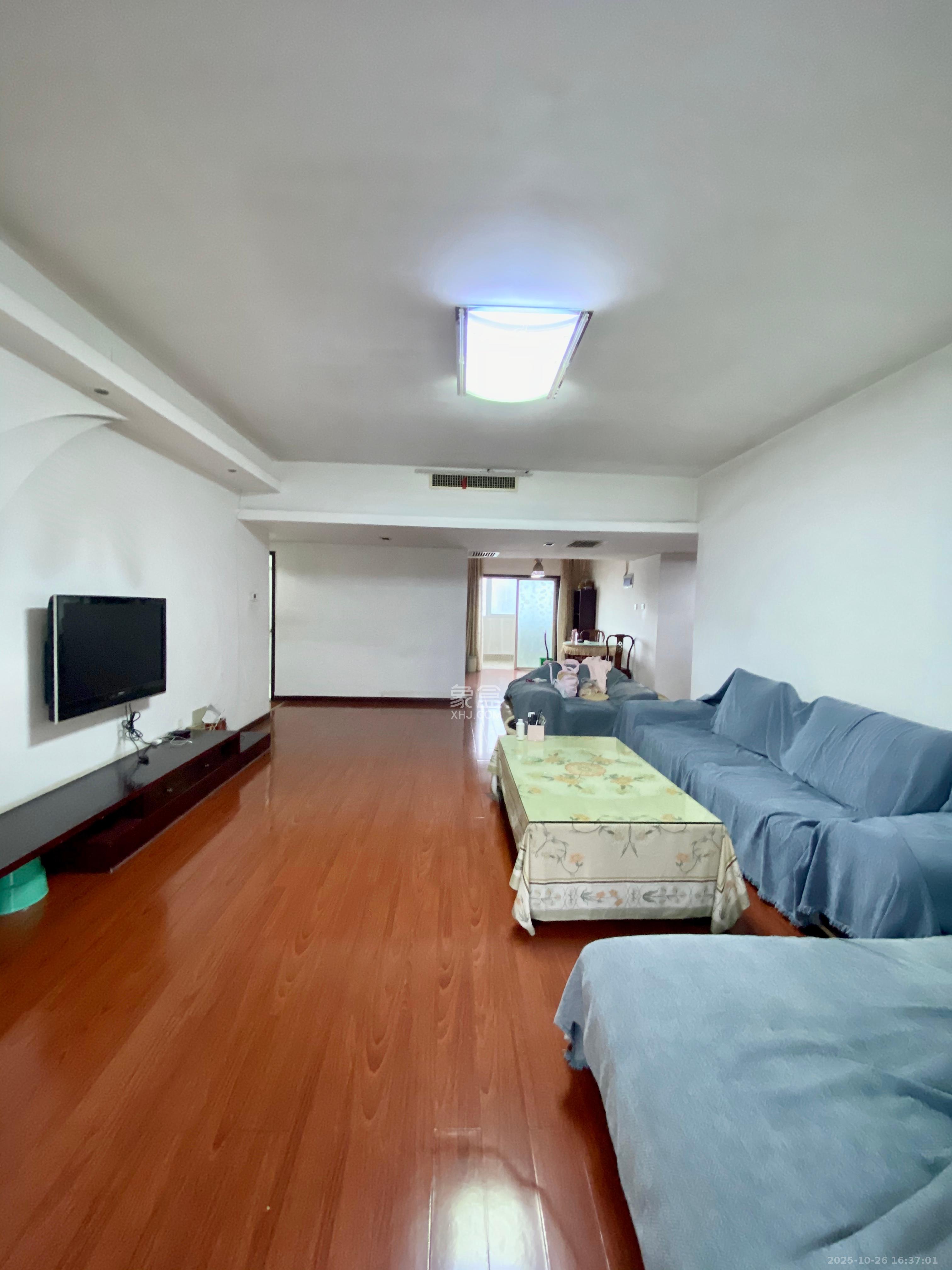 科技公寓  3室2厅2卫    3300.0元/月室内图