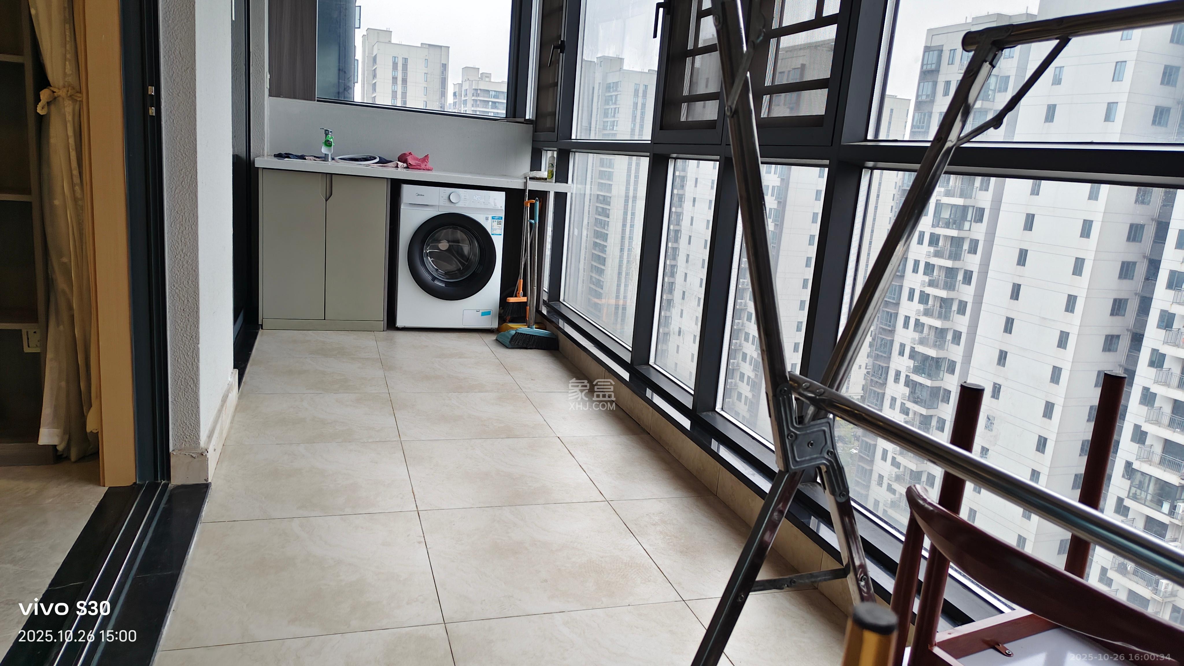 麓谷山湖郡  3室2厅2卫    2500.0元/月室内图