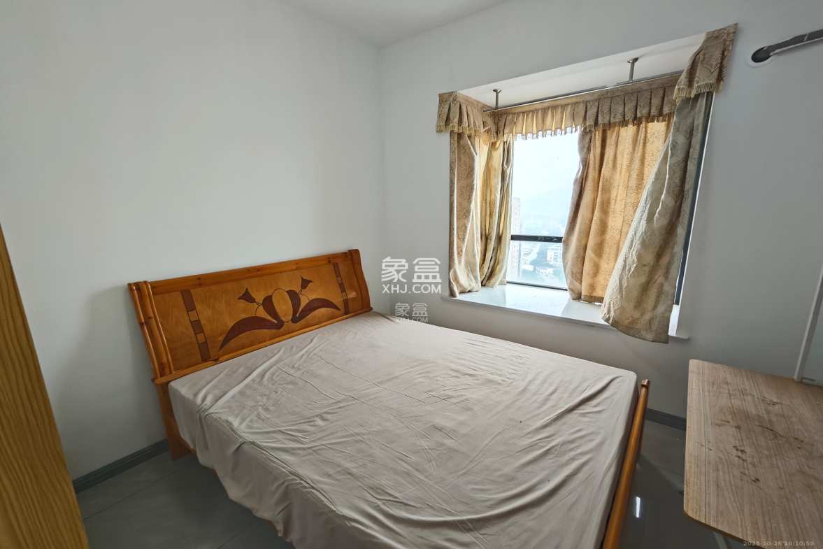 莱茵城 1室2厅1卫 2100.0元/月 莱茵城 1室2厅1卫 2100.0元/月室内图