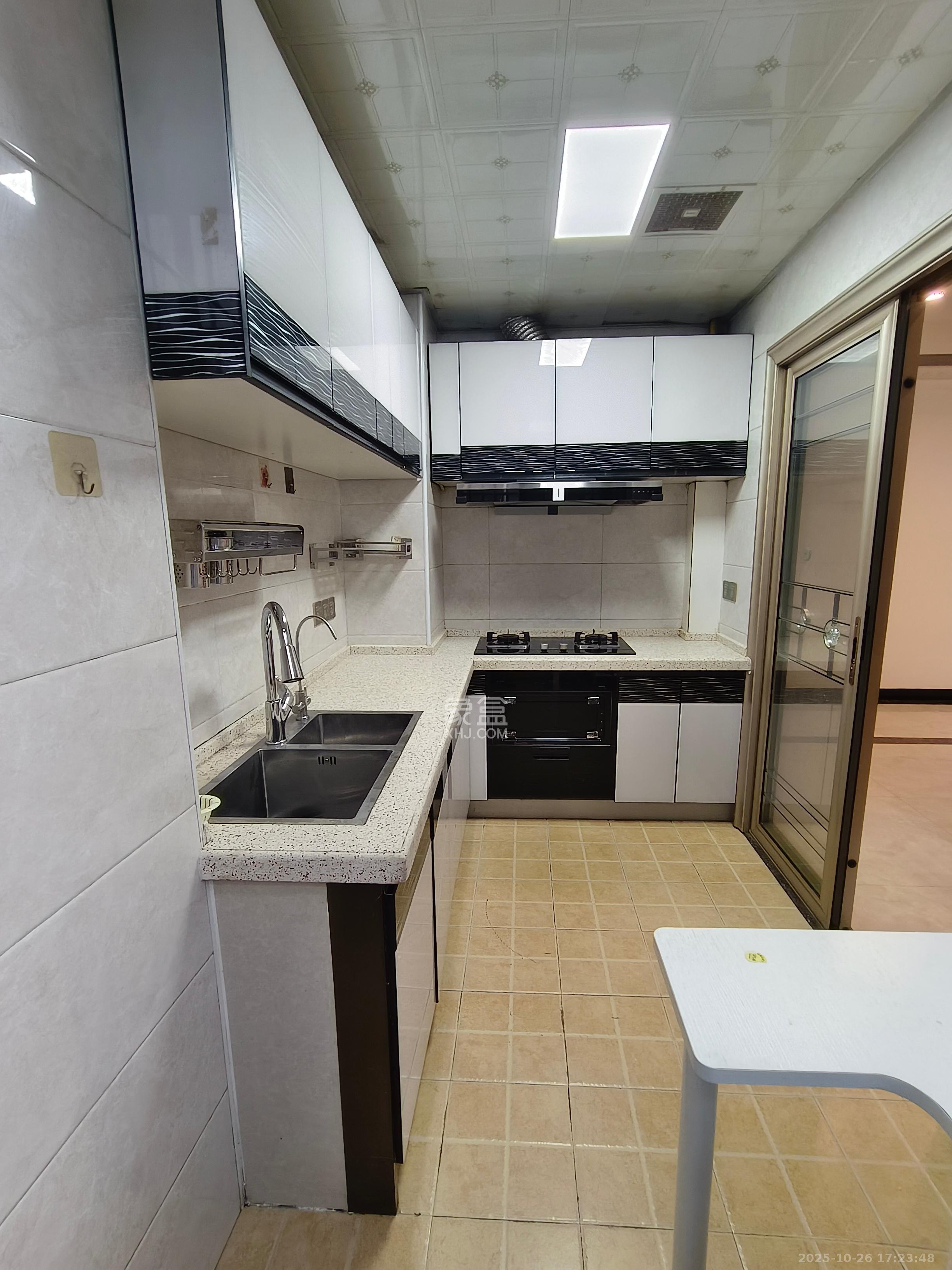 中国铁建国际城二期  3室2厅1卫    1800.0元/月 中国铁建国际城二期  3室2厅1卫    1800.0元/月室内图