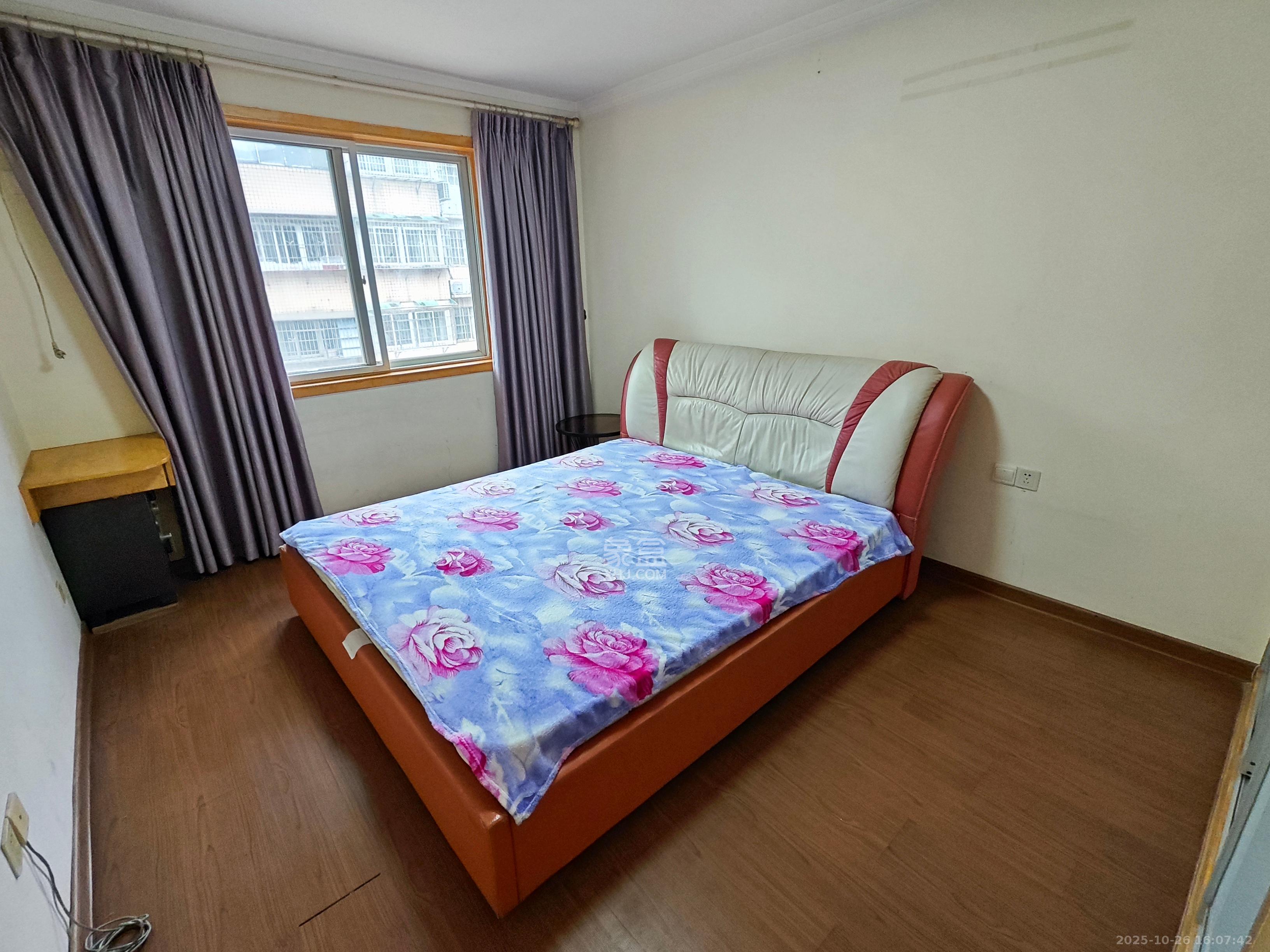 德馨园  3室2厅1卫    1800.0元/月室内图