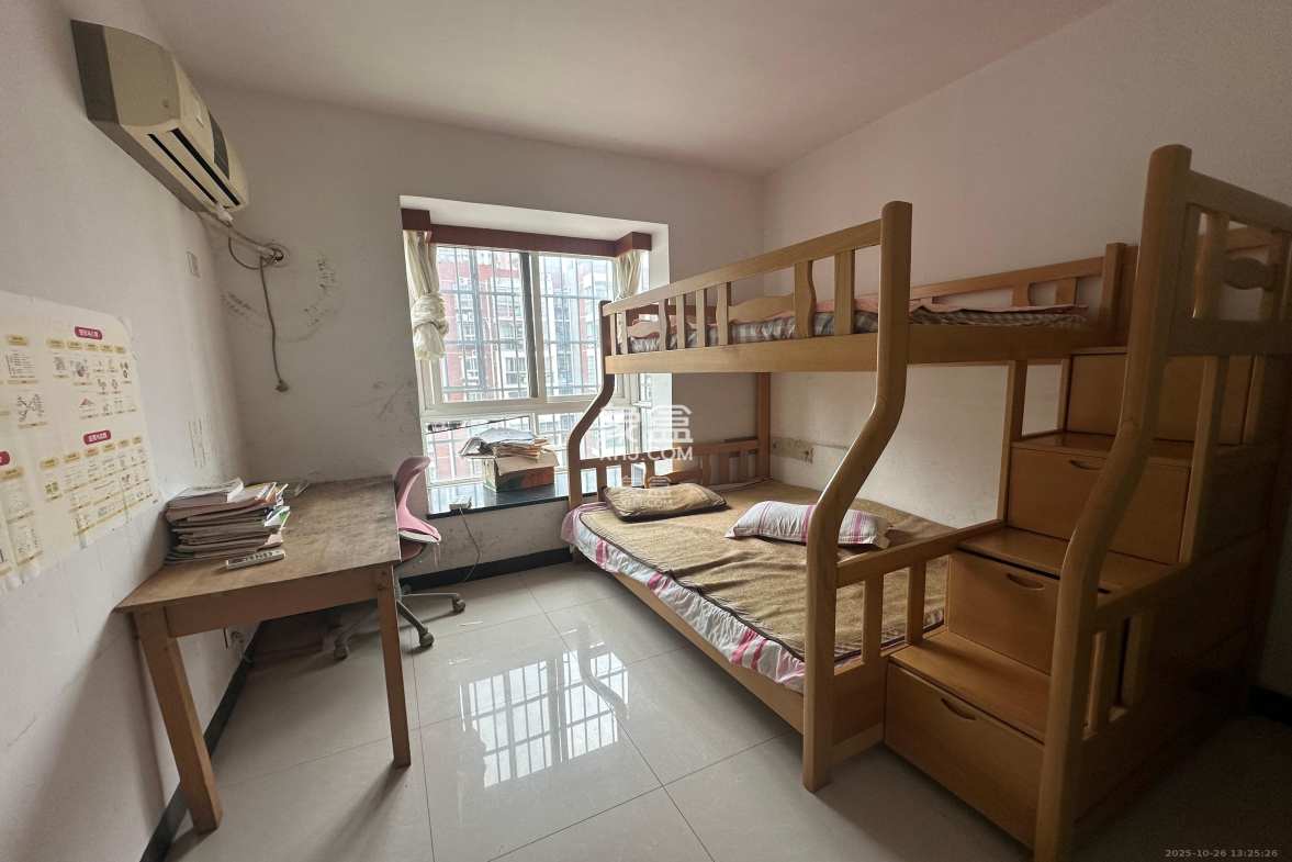 彩都公寓  3室2厅1卫    2200.0元/月 彩都公寓  3室2厅1卫    2200.0元/月室内图