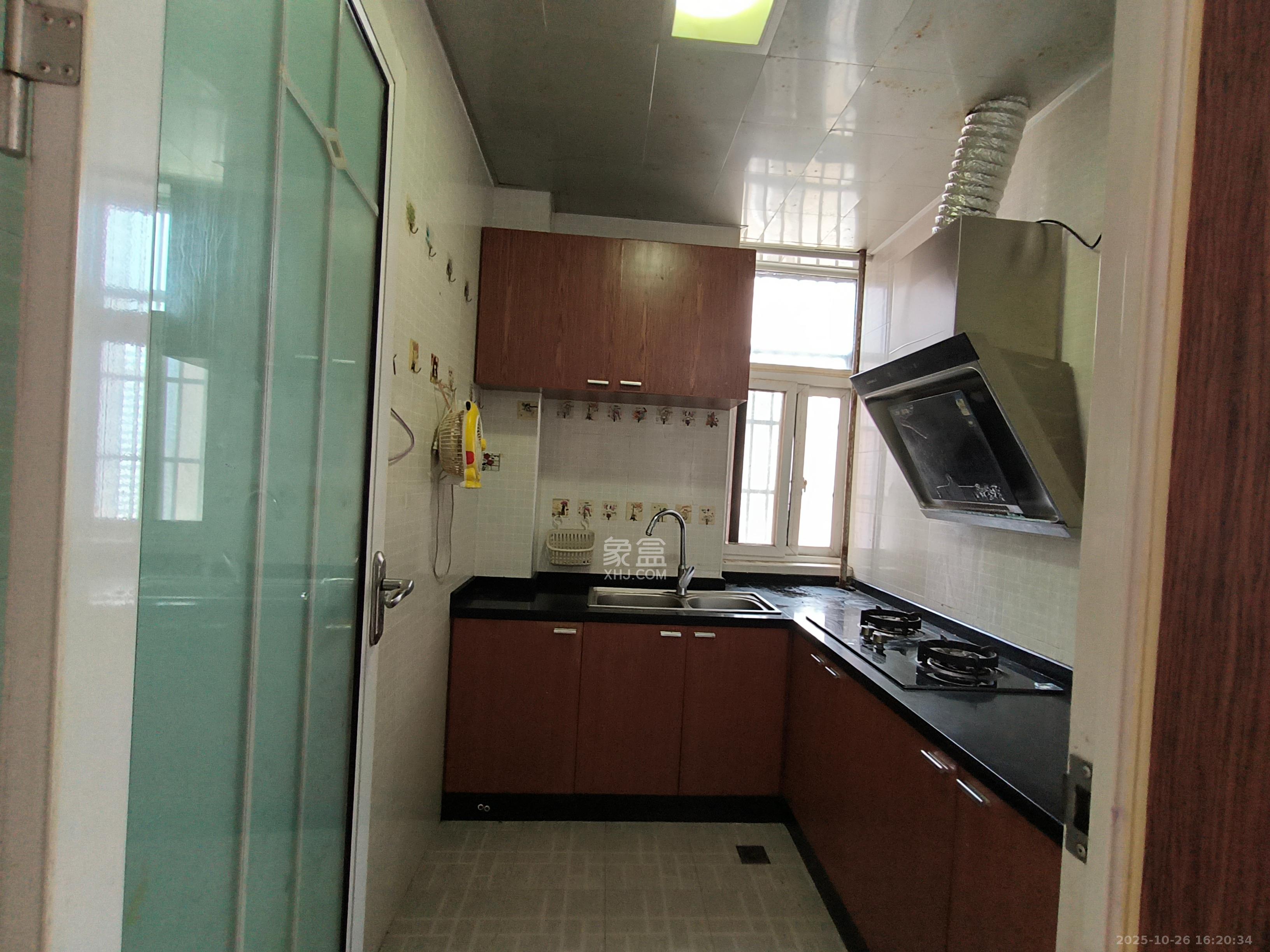 三景国际  3室2厅1卫    1600.0元/月室内图